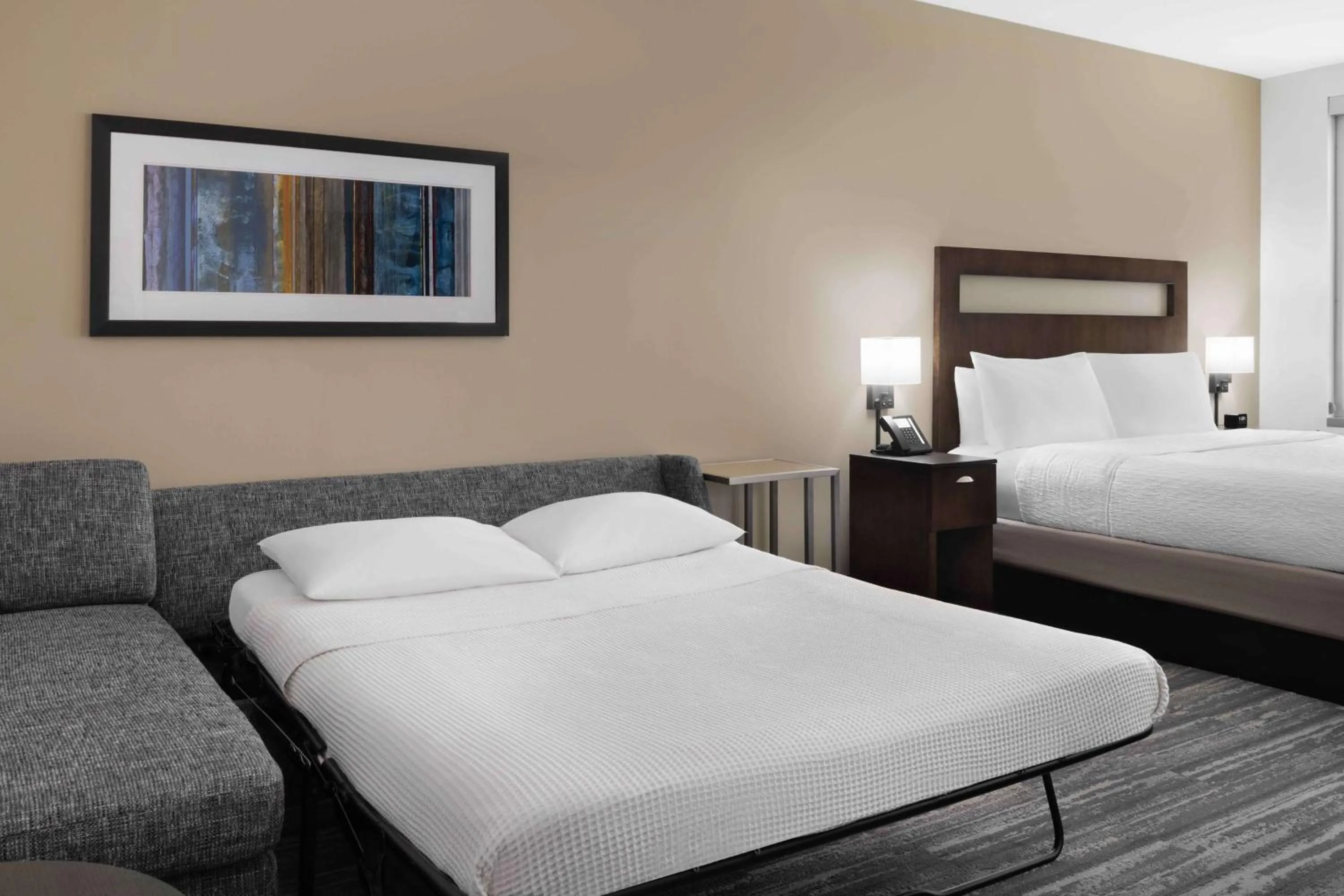 Bed in Hampton Inn & Suites Denver Downtown Convention Center