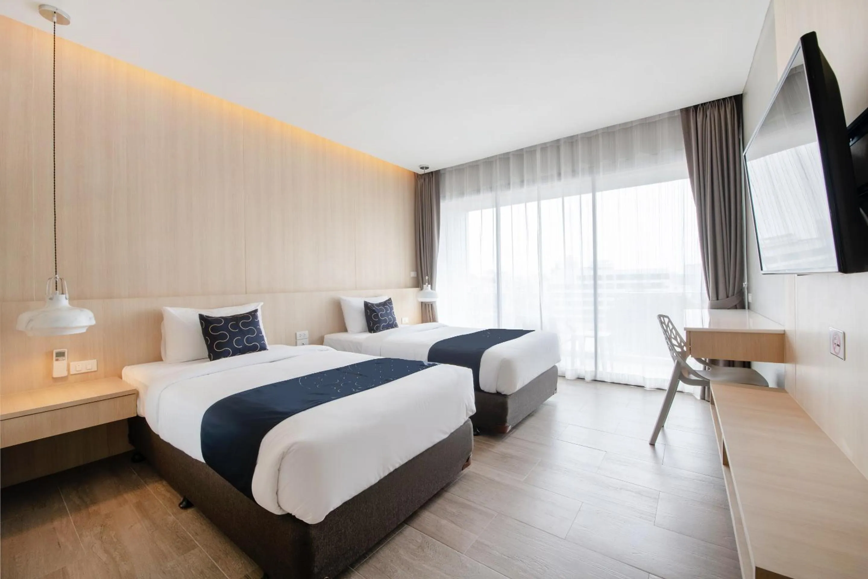 Deluxe Twin Room with Sea View in Blooming Hill Boutique Suites