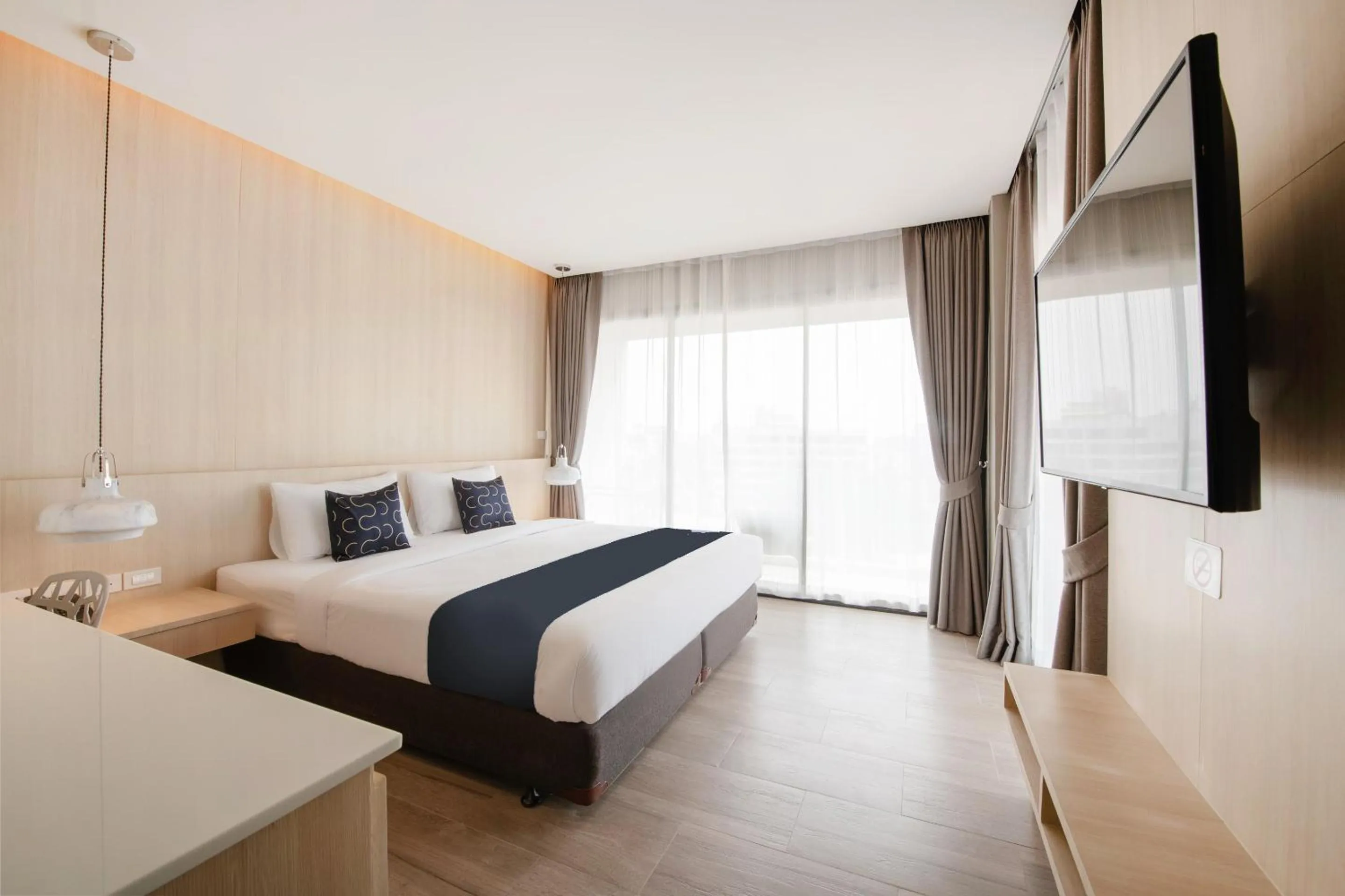 Deluxe Double Room with Balcony and Sea View in Blooming Hill Boutique Suites