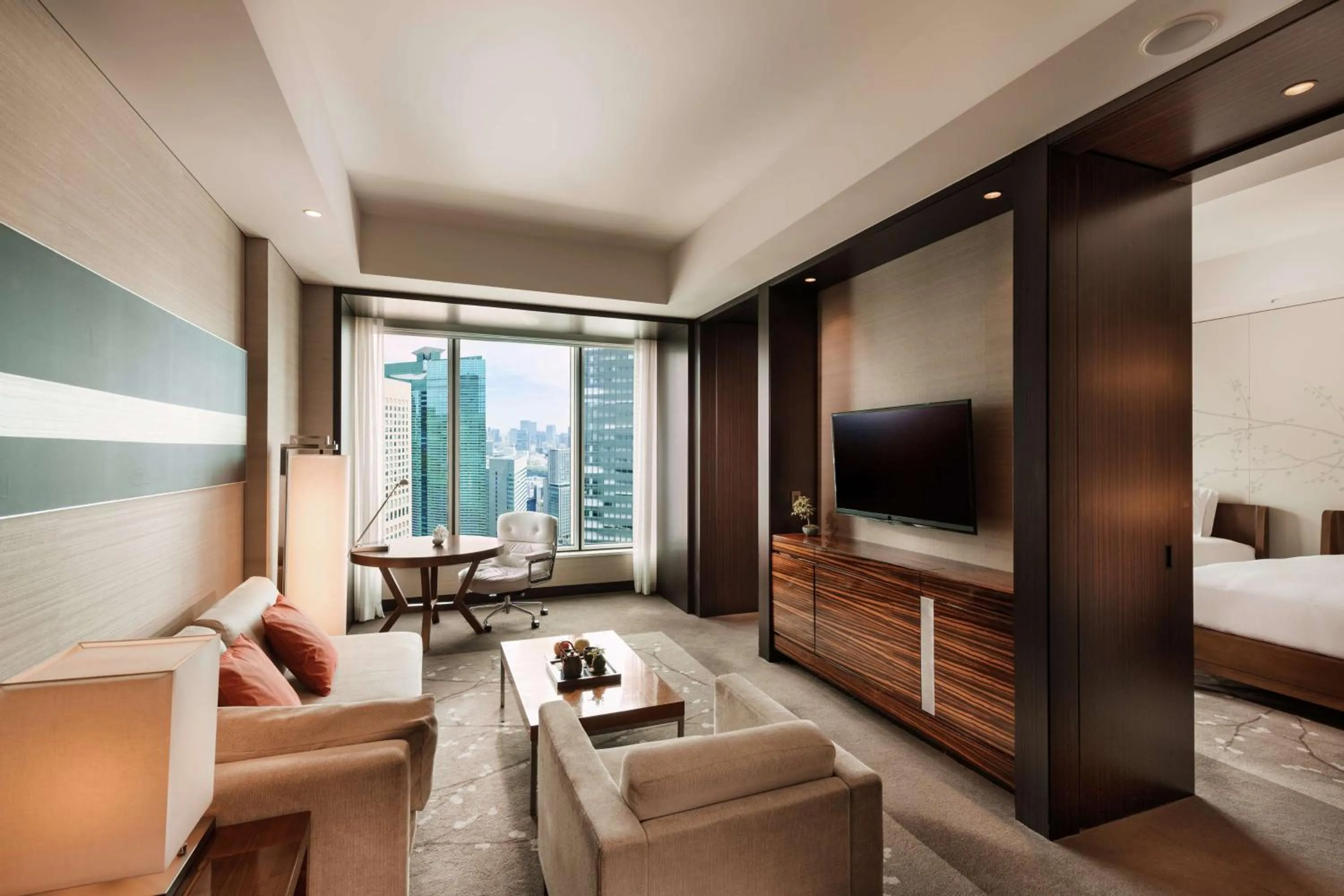 Executive Twin Suite with City View in Conrad Tokyo