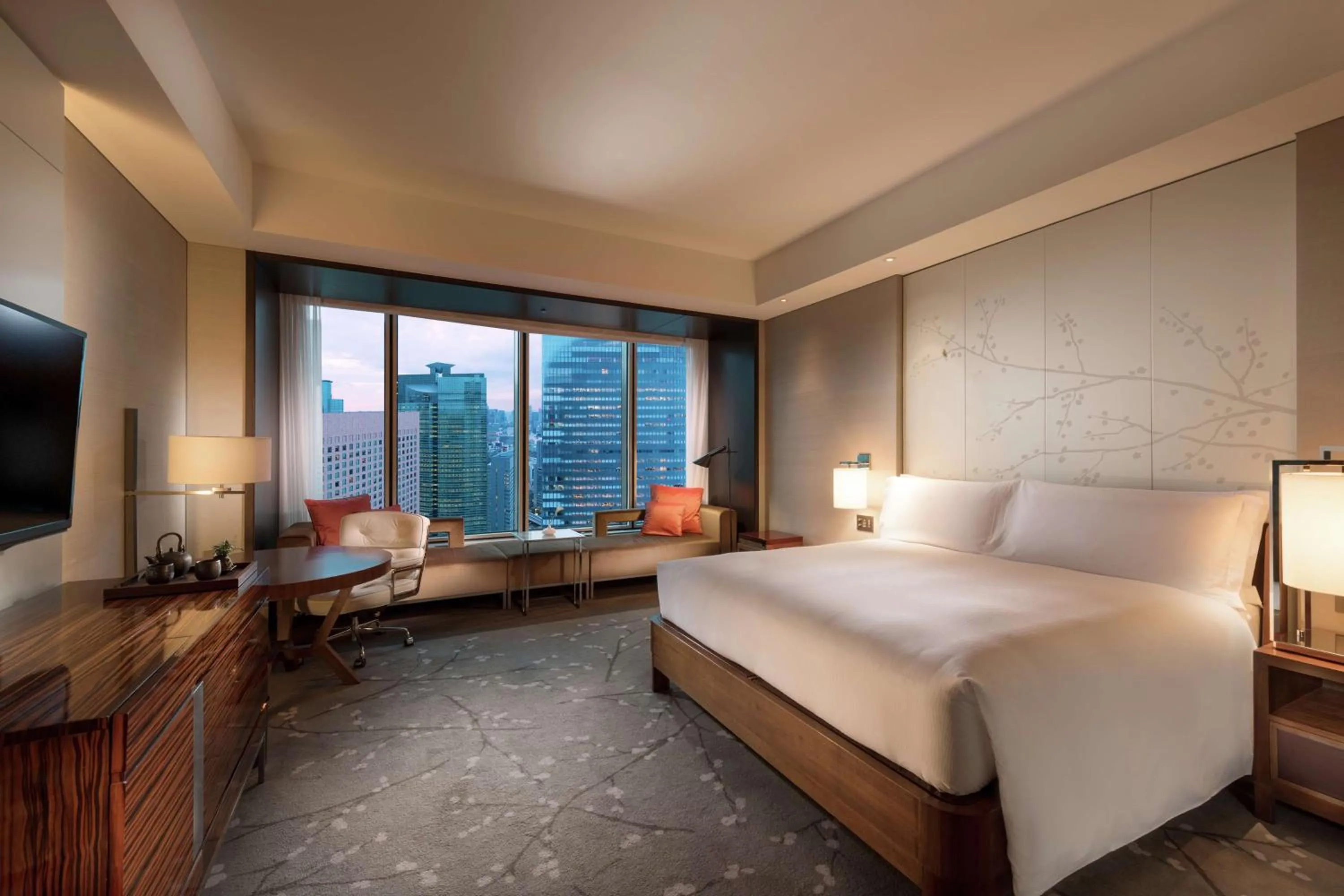 King Room with City View in Conrad Tokyo