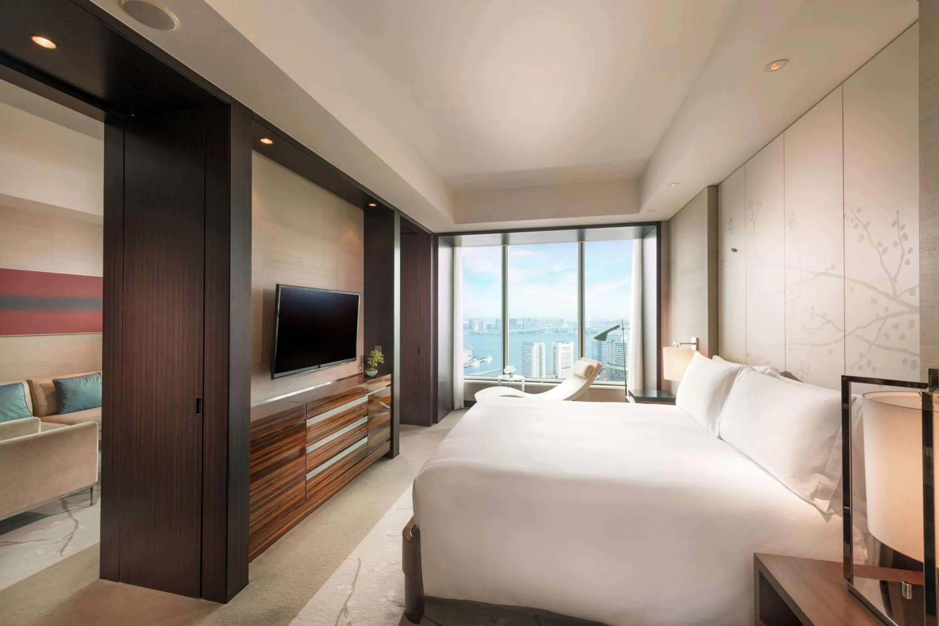King Suite with Bay View in Conrad Tokyo