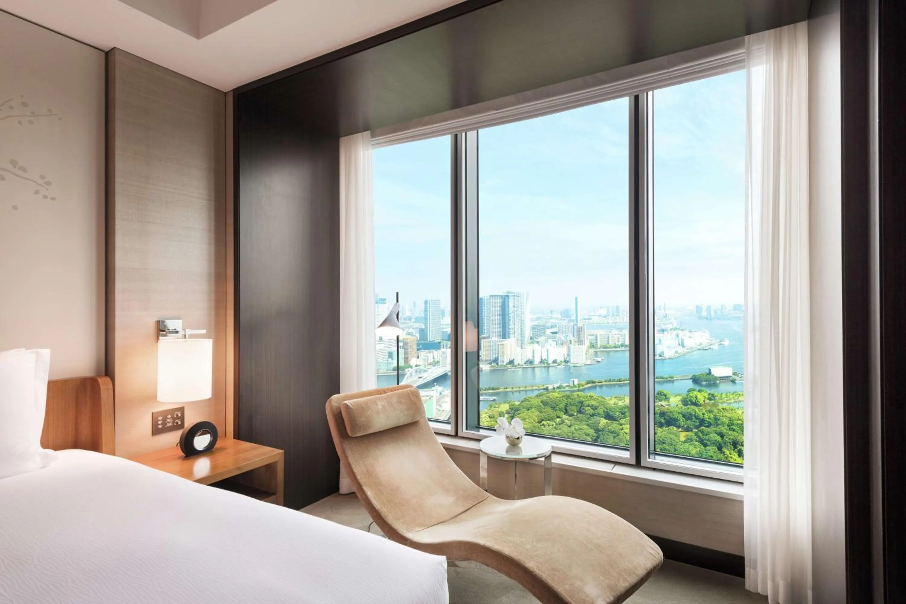 King Suite with Bay View in Conrad Tokyo