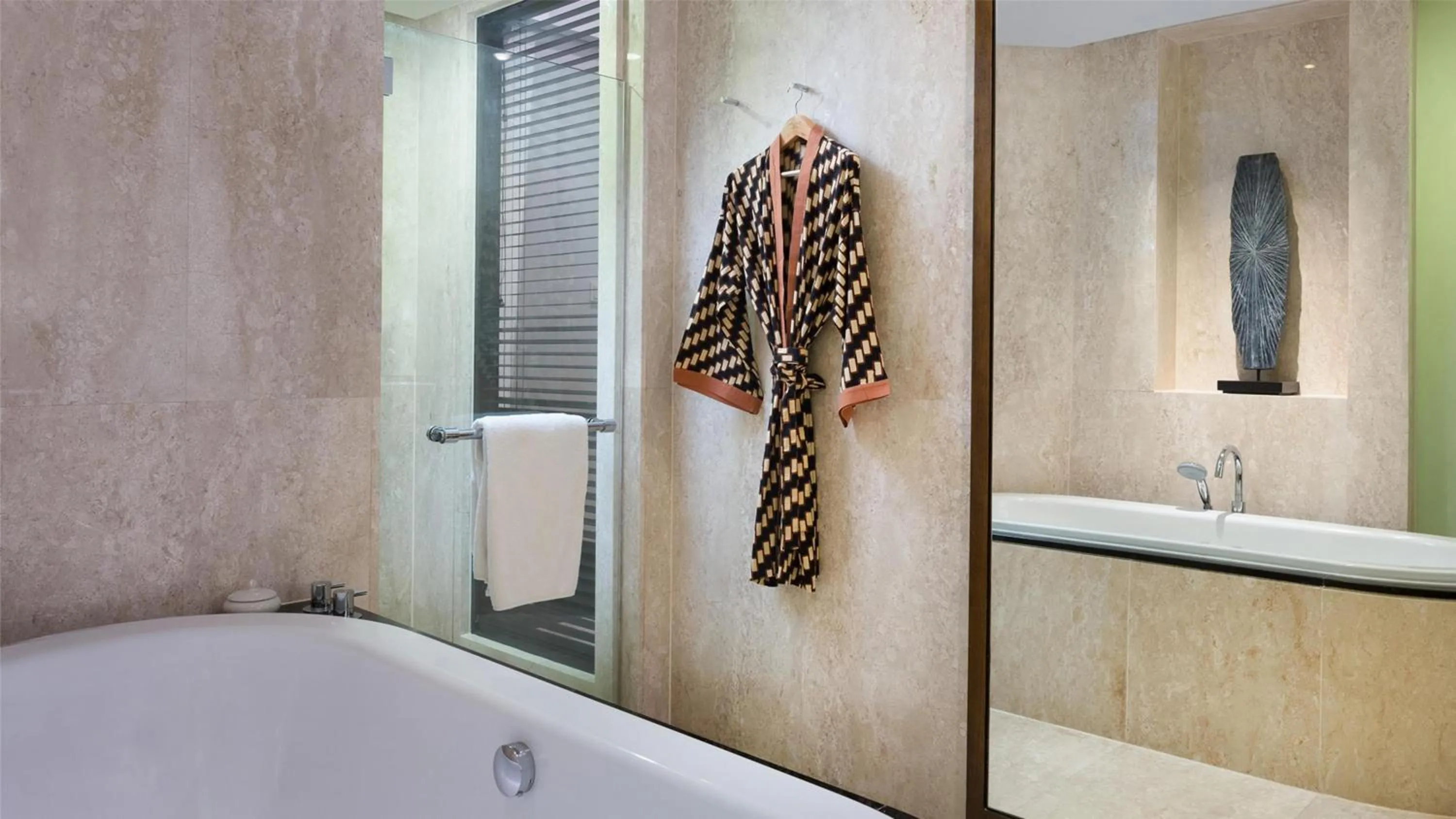 Deluxe Twin Room - Lagoon Access in Conrad Bali