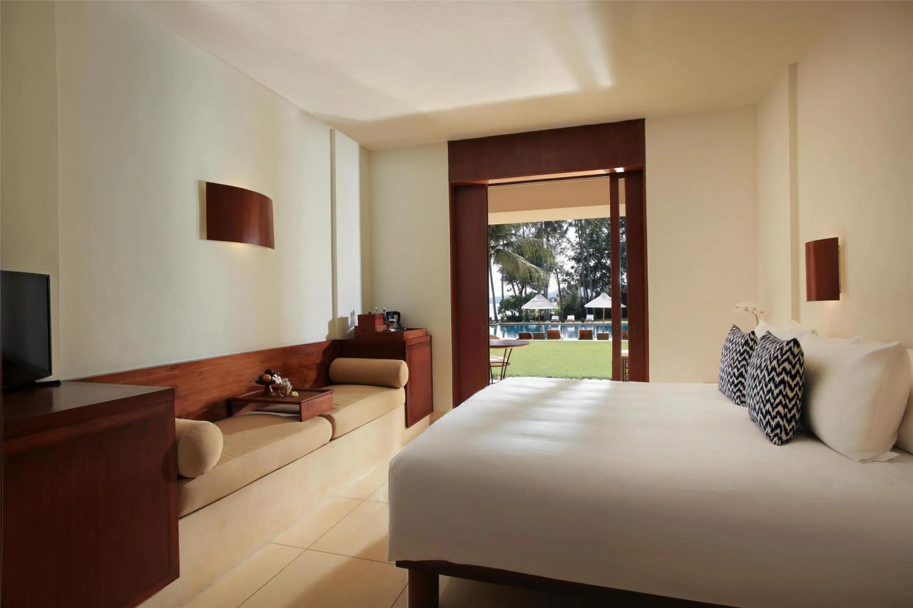 Superior King Room in Alila Manggis