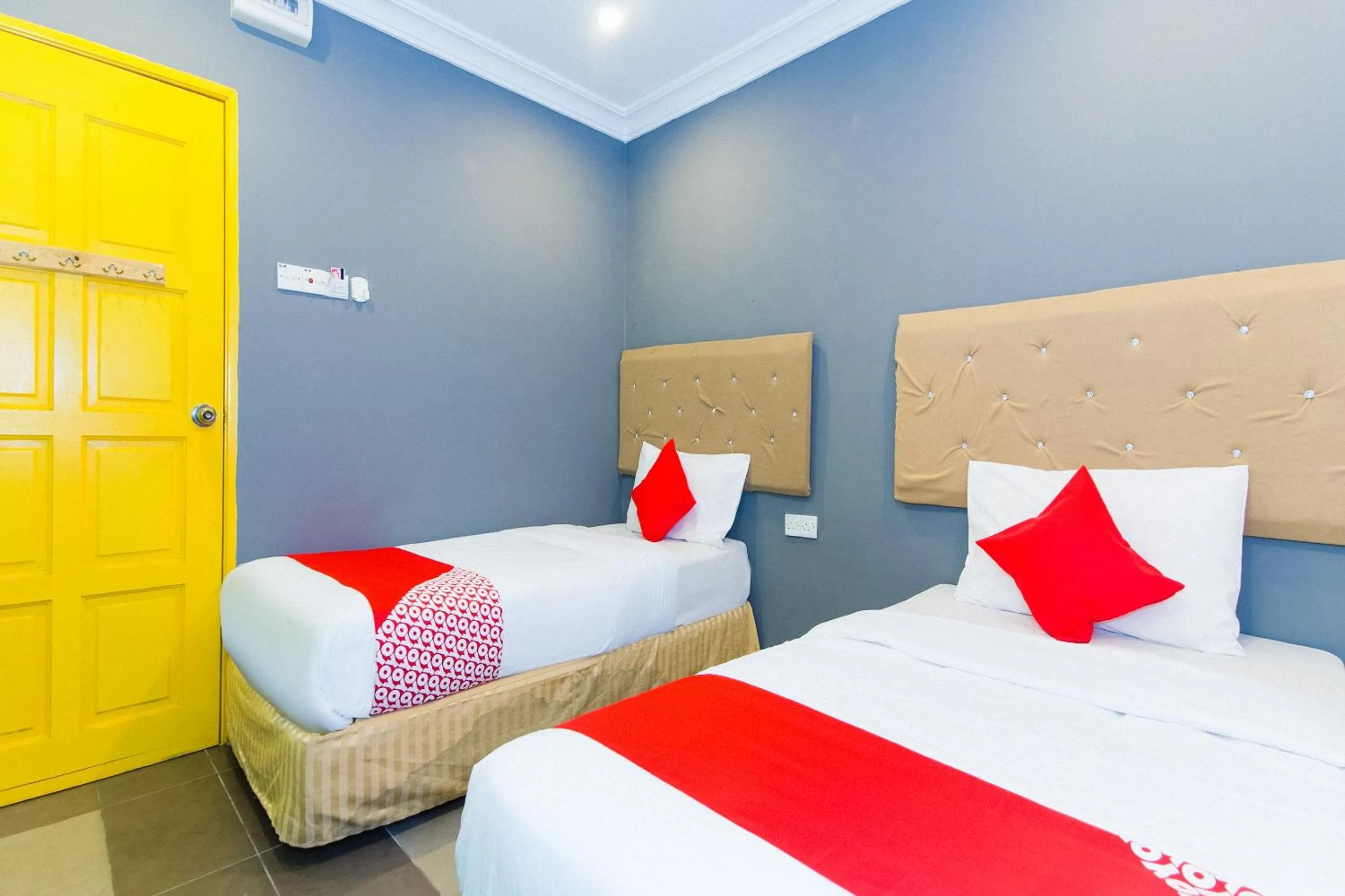 Standard Twin Room in Hotel O Comfort