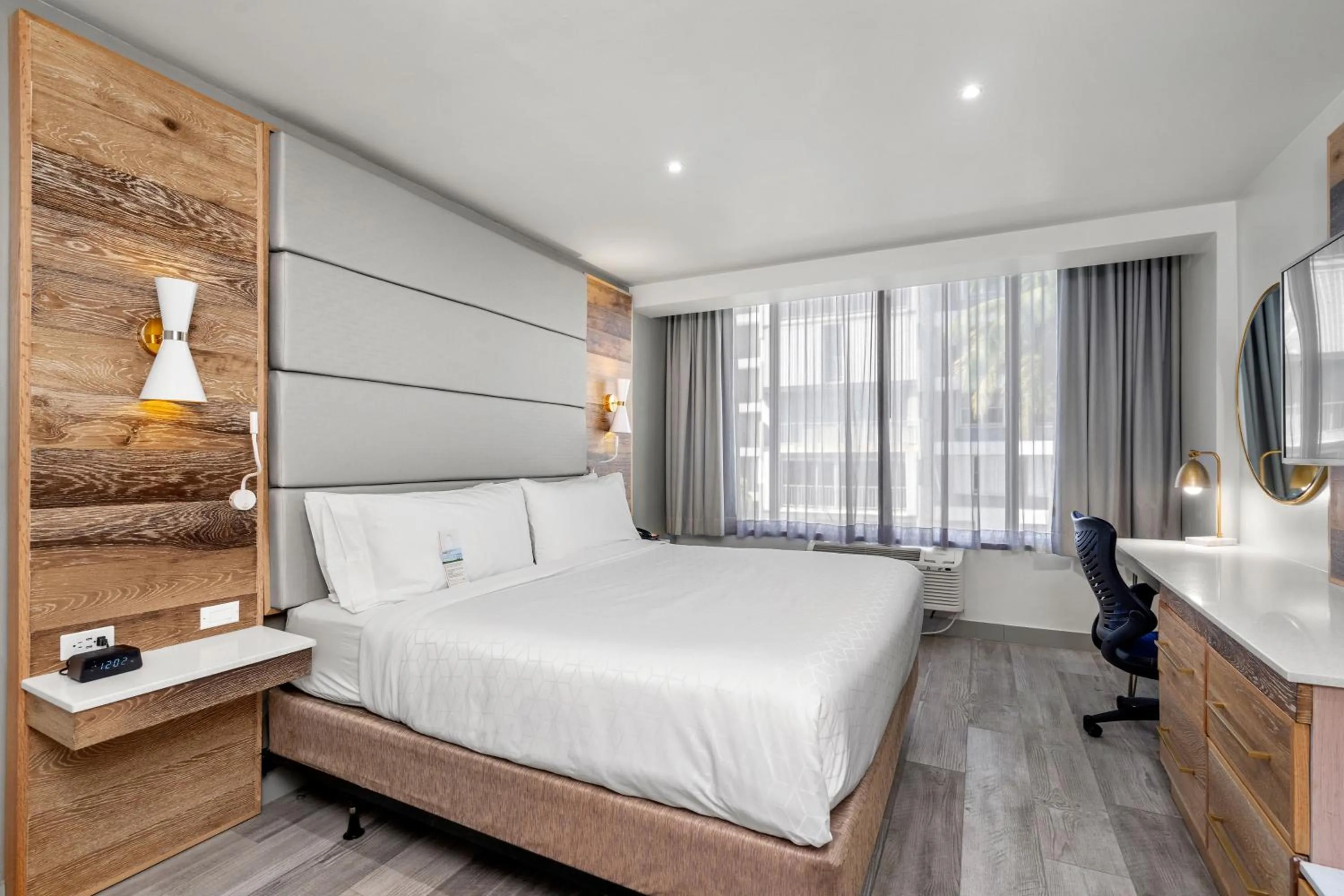 Standard King Room - Accessible in Holiday Inn Express San Juan Condado by IHG