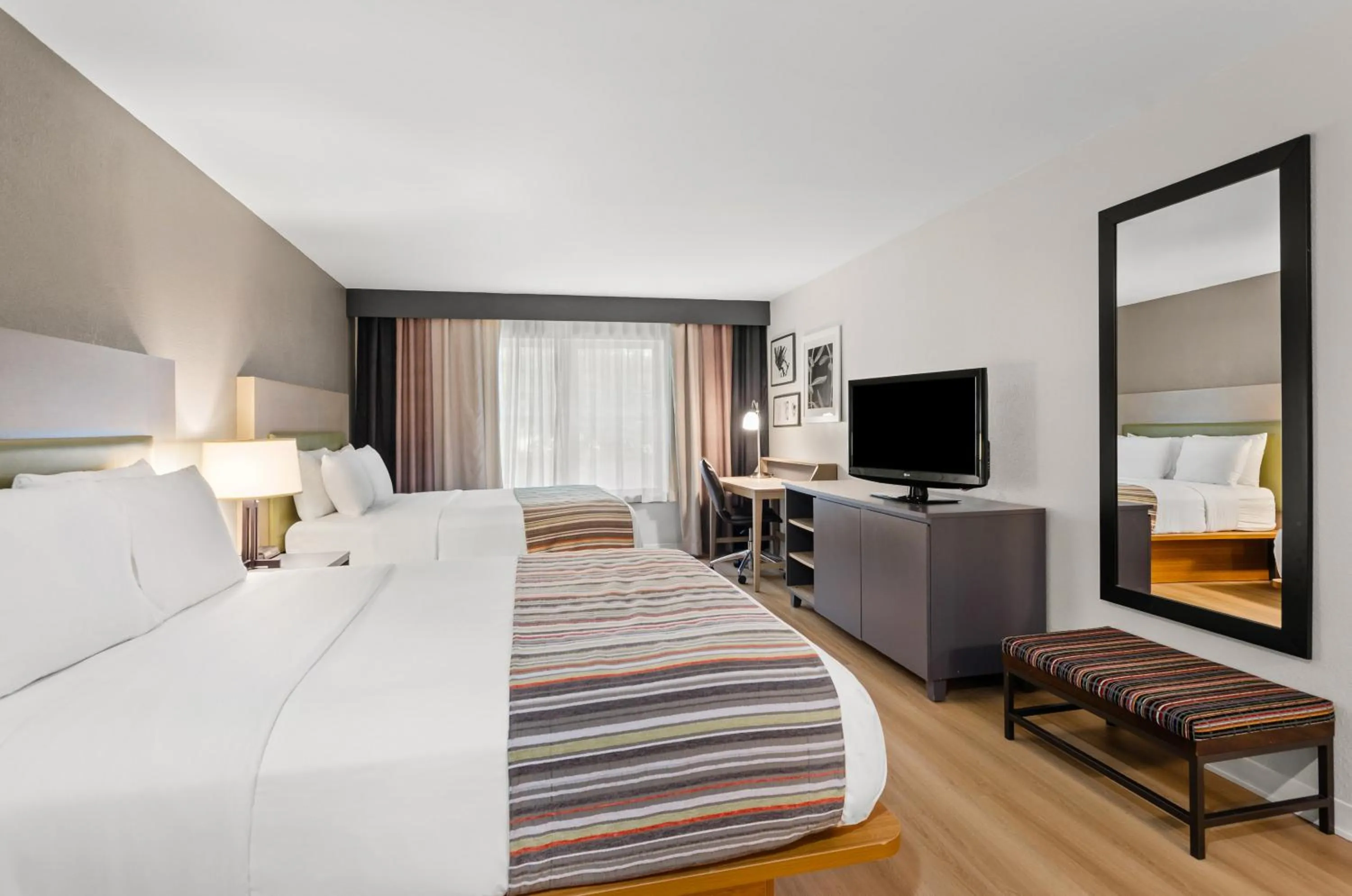 King Room with Sofa Bed in Country Inn & Suites by Radisson, Roanoke, VA