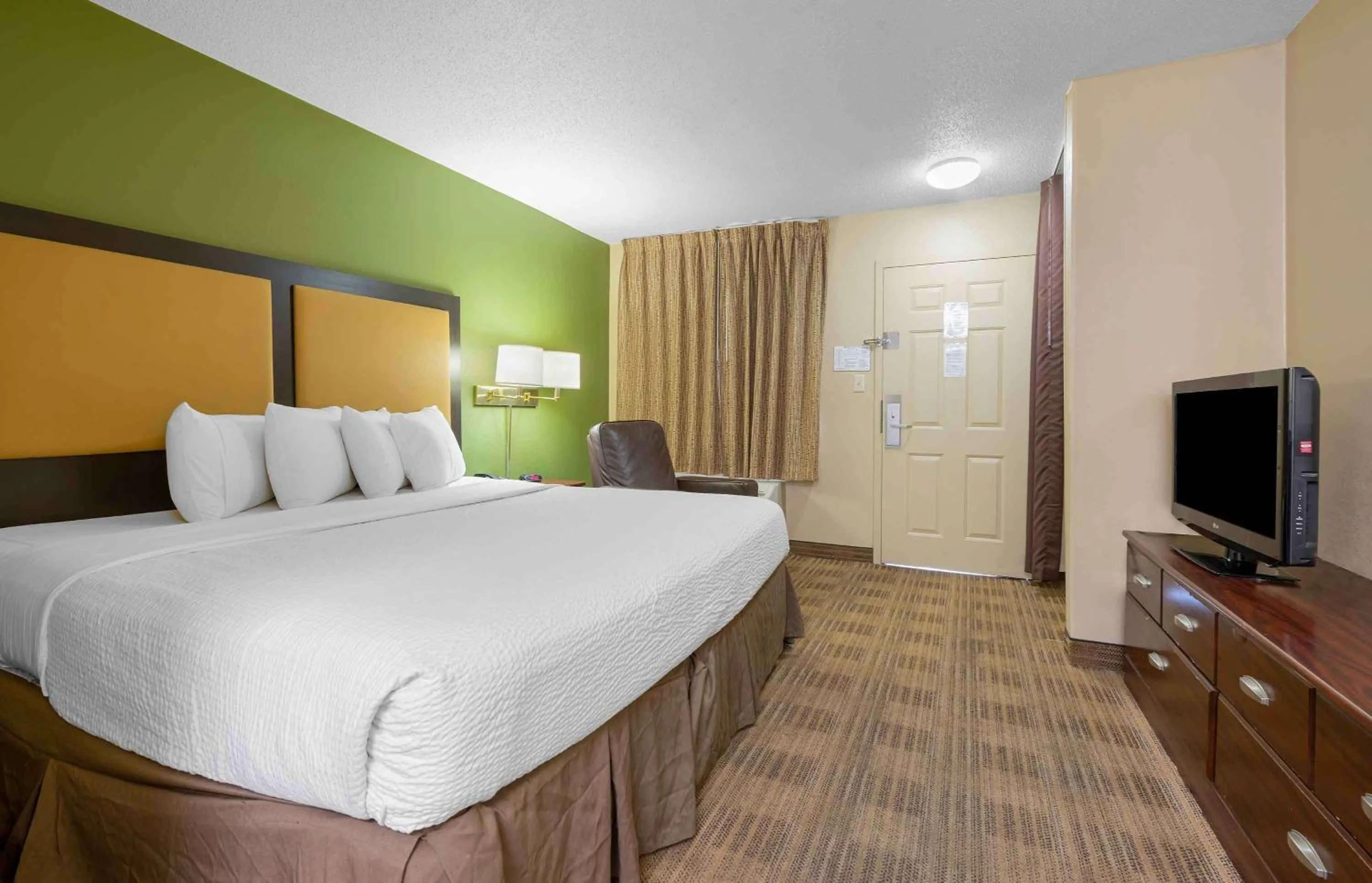 Studio with 1 King Bed - Non-Smoking in Extended Stay America Suites - Sacramento - Northgate