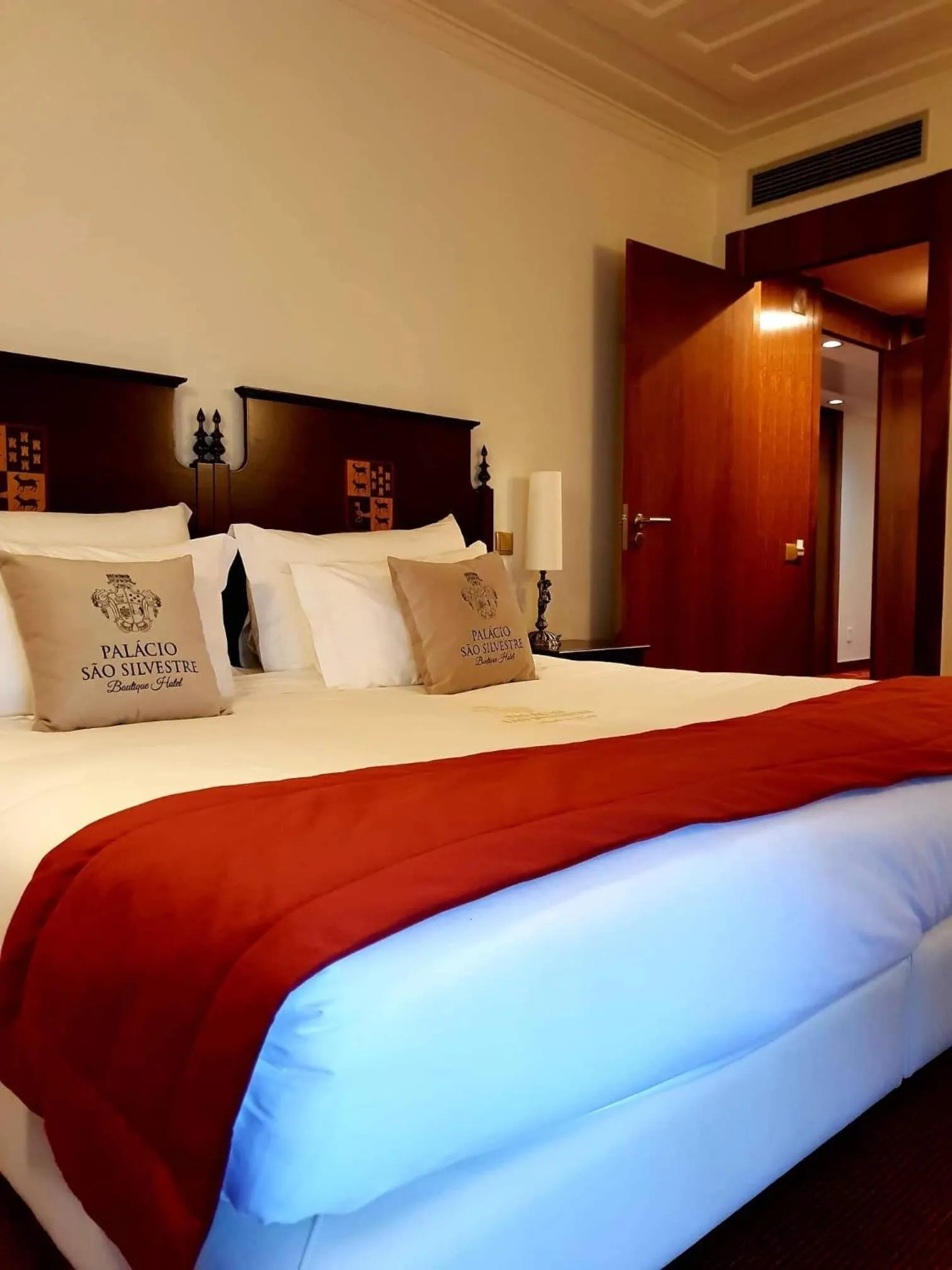 Romantic Escape in Classic Noble Double Room - single occupancy in Palacio São Silvestre-Boutique Hotel