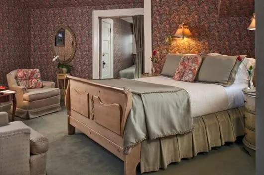 Basic Triple Room in Albemarle Inn - Asheville