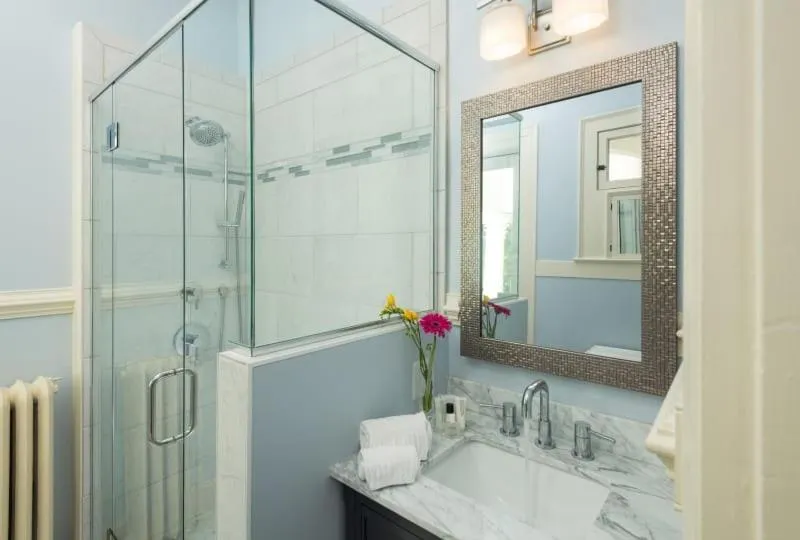 Deluxe Double Room with Balcony in Albemarle Inn - Asheville