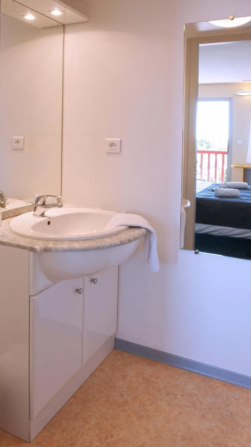 Twin Room in Couett' Hotel Rumilly