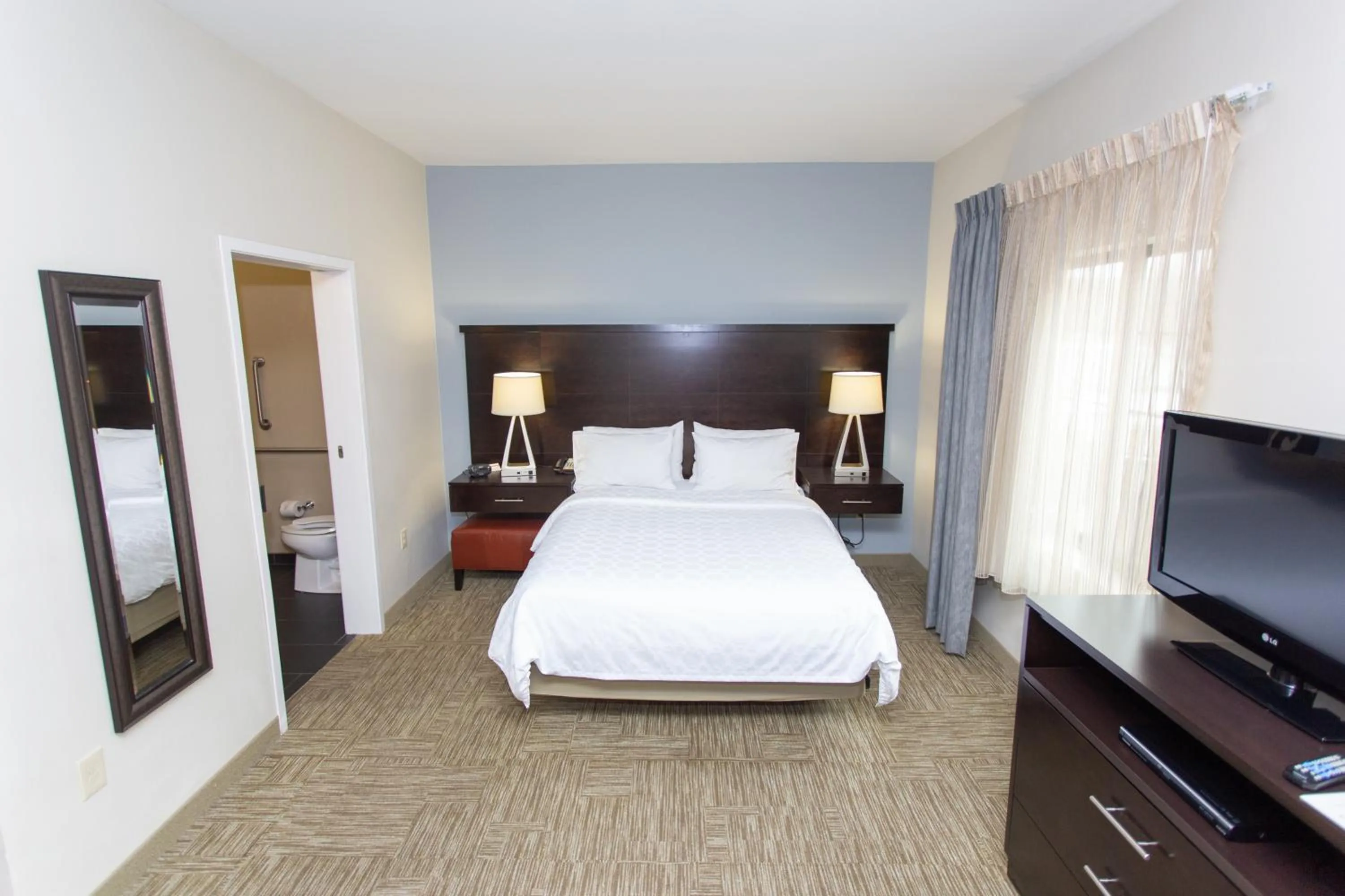 Studio Queen Suite in Staybridge Suites Bowling Green by IHG