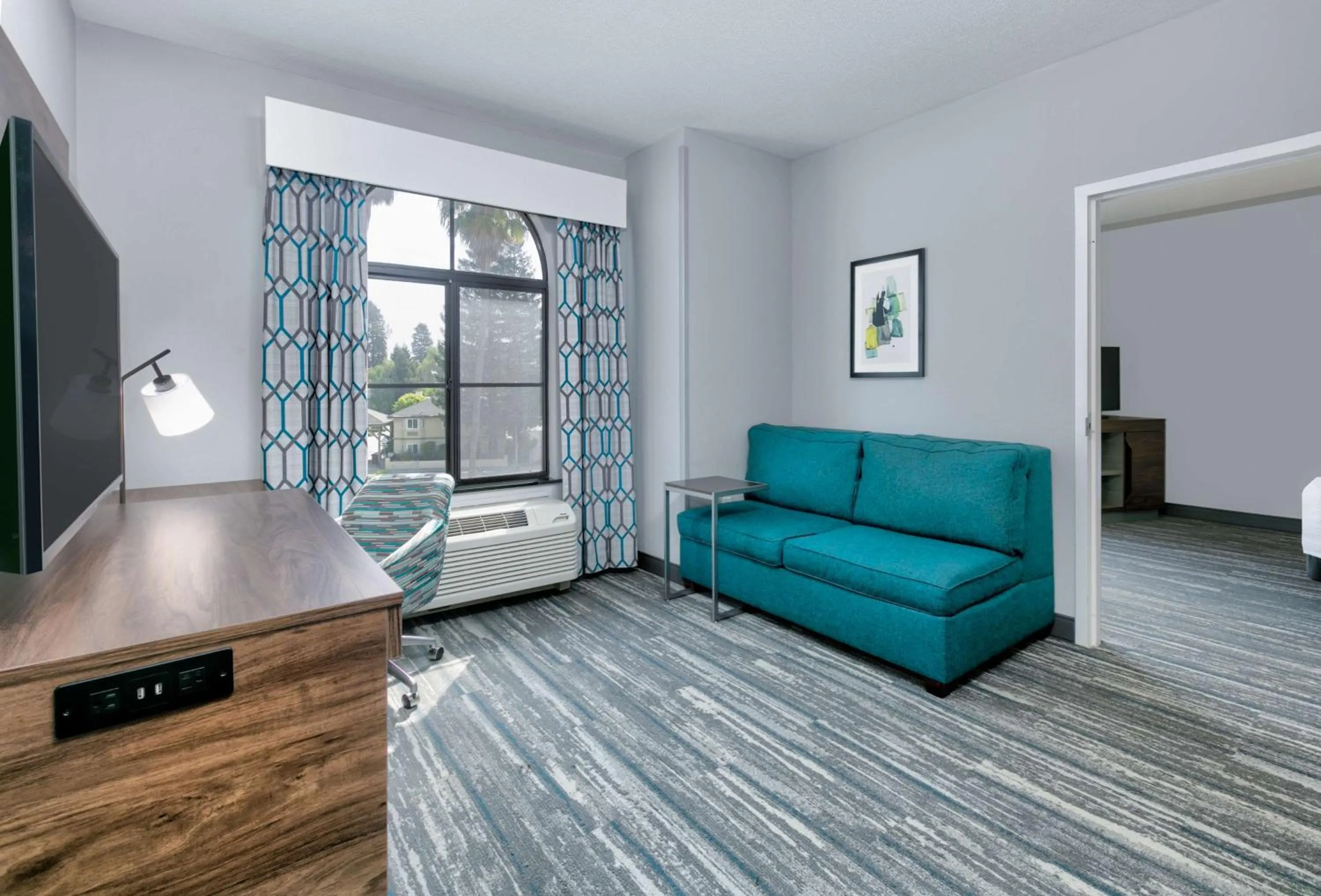 Mini King Suite with Sofa Bed - Non-Smoking in Hampton Inn Santa Cruz