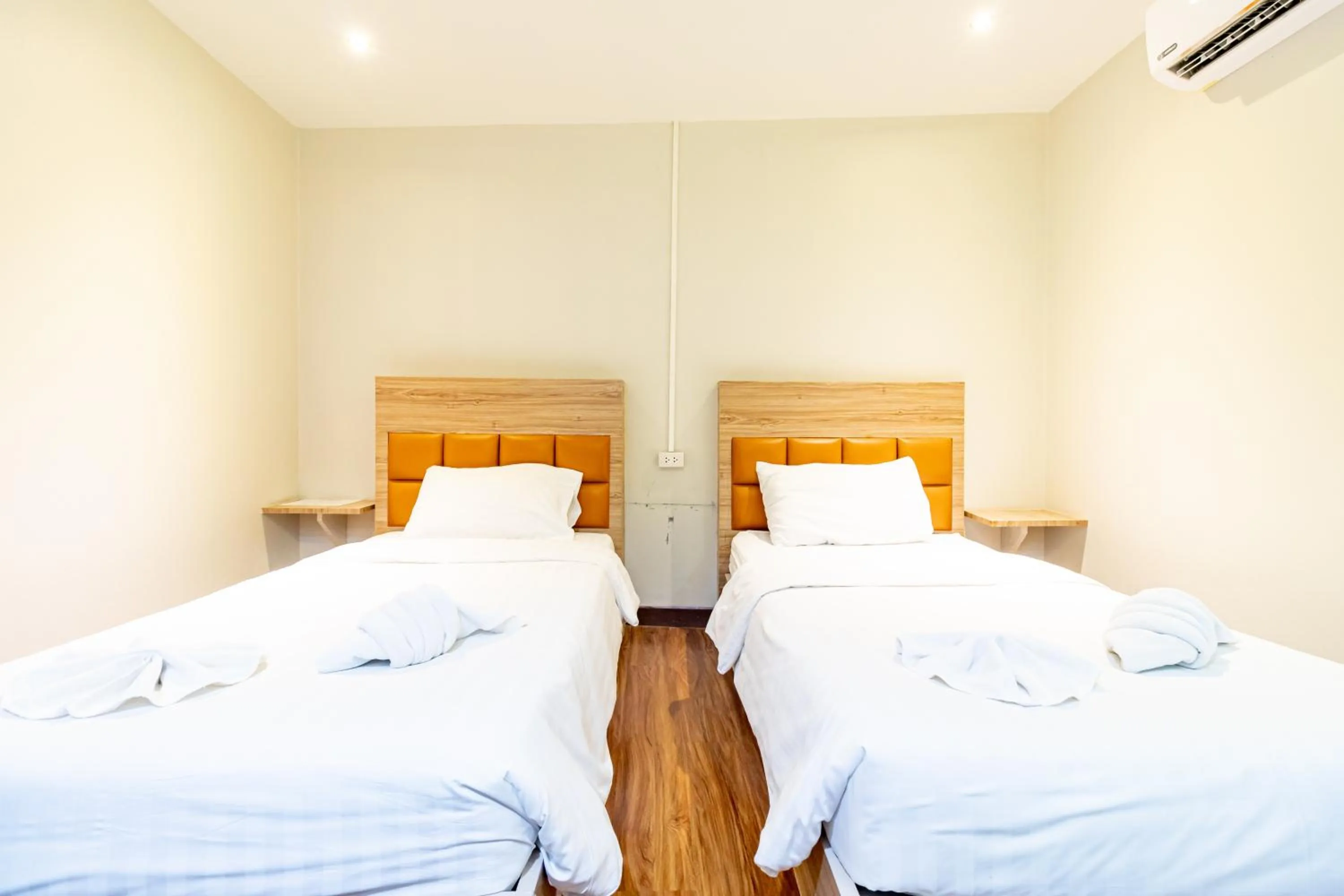 Twin Room in Oun Residence