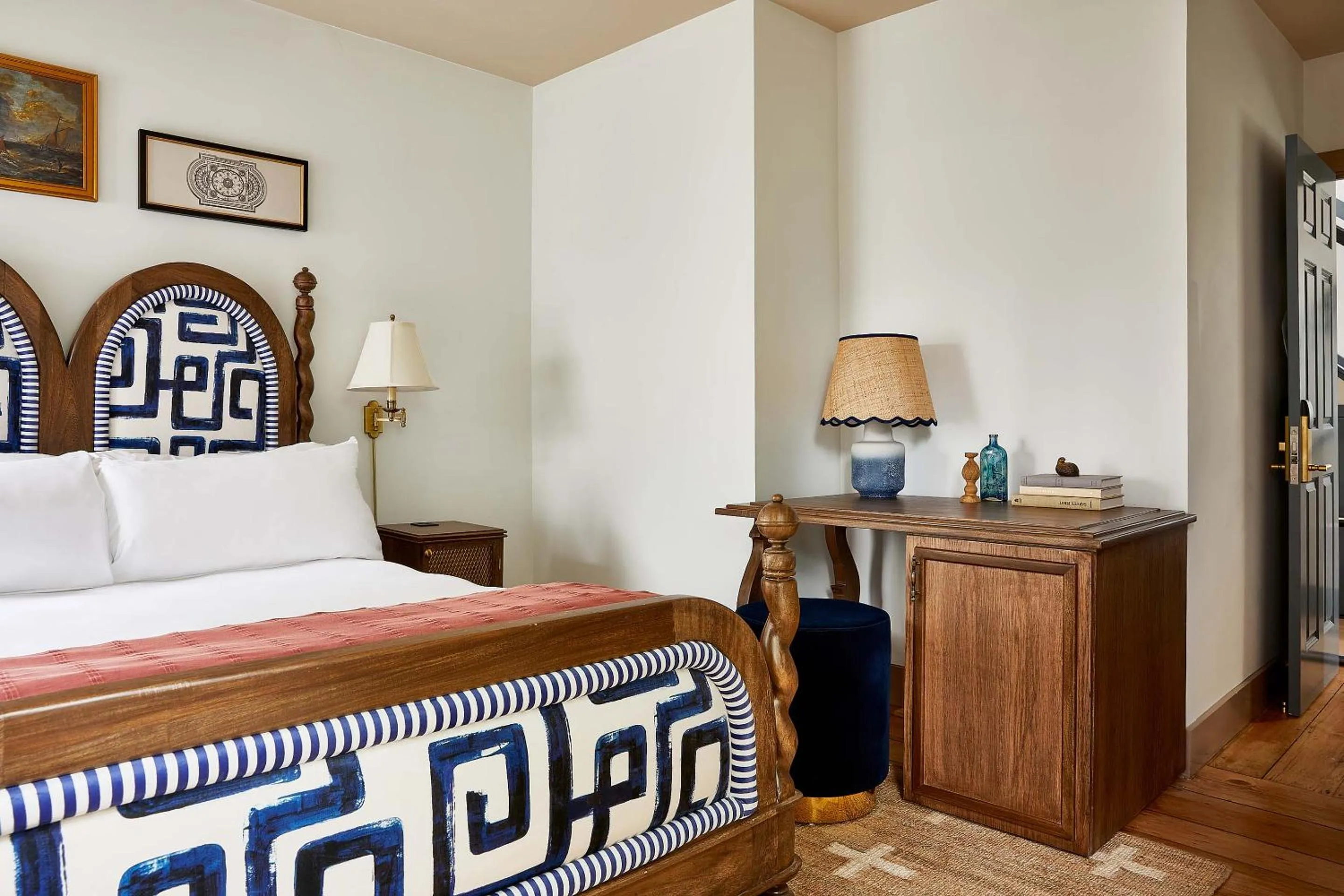 Standard Queen in Blue Iris