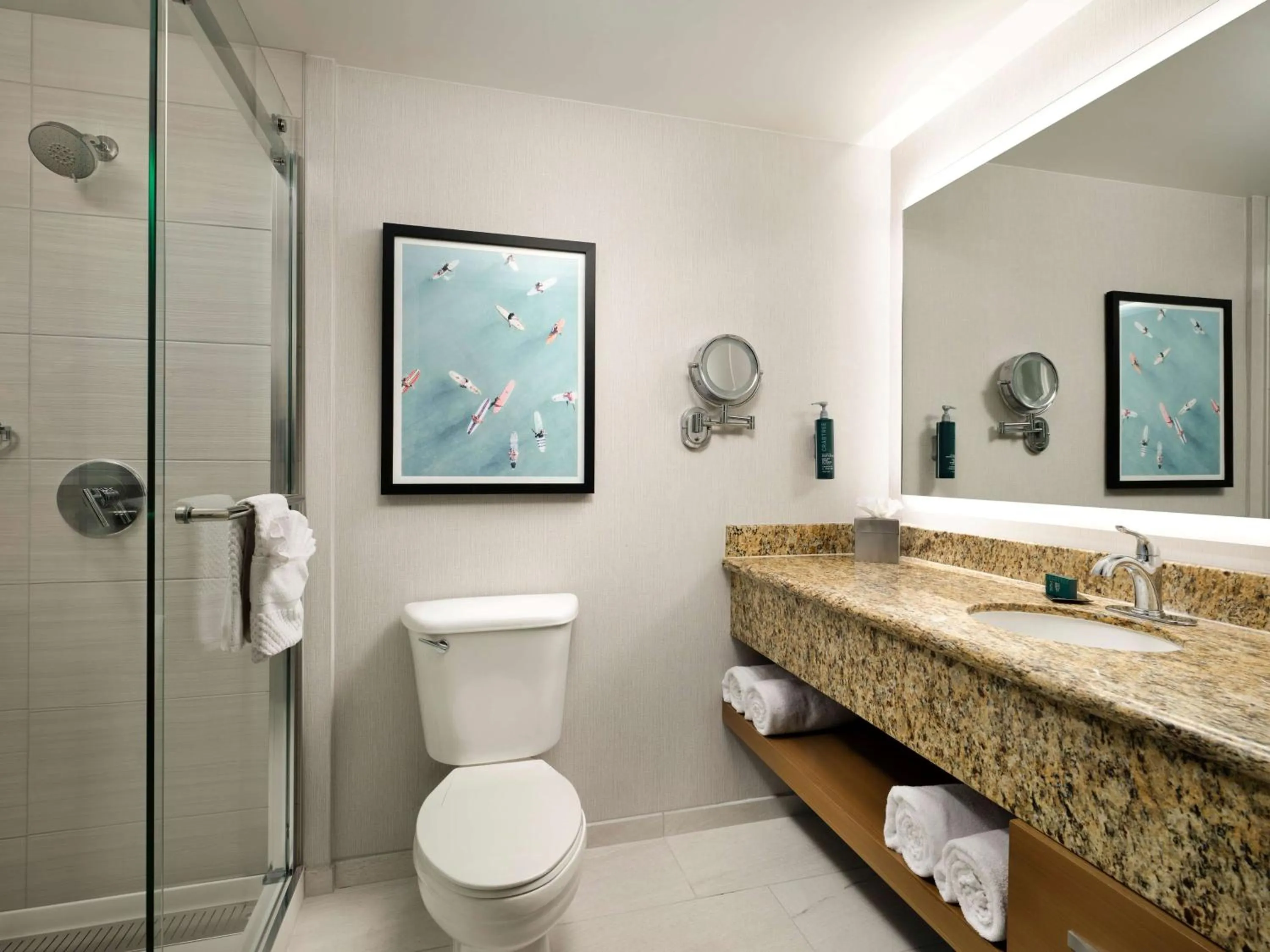 King Room with Sofa Bed - Non-Smoking in Hotel Zessa Orange County Airport, a DoubleTree by Hilton