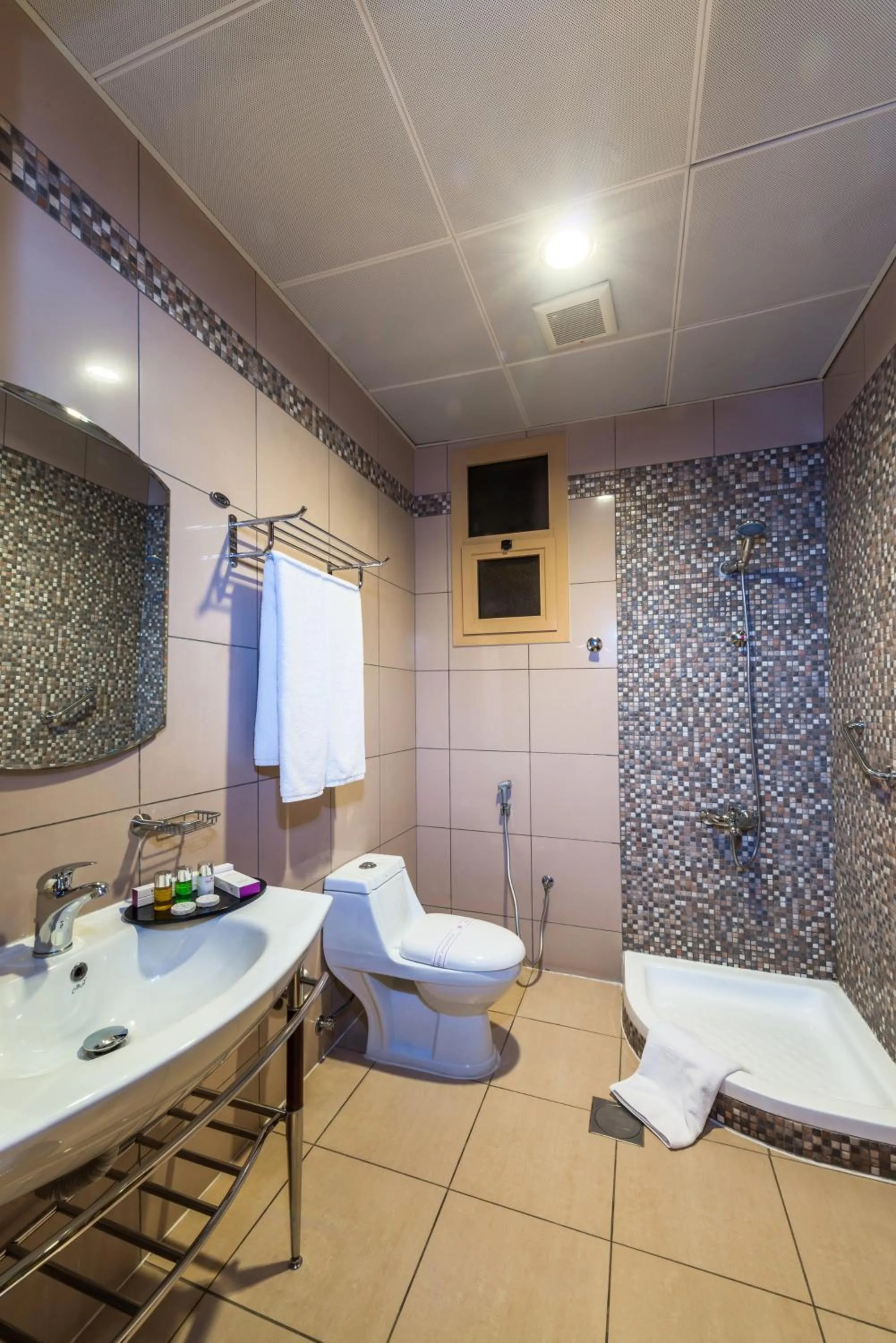 Two-Bedroom Suite in Boudl Al Fakhria