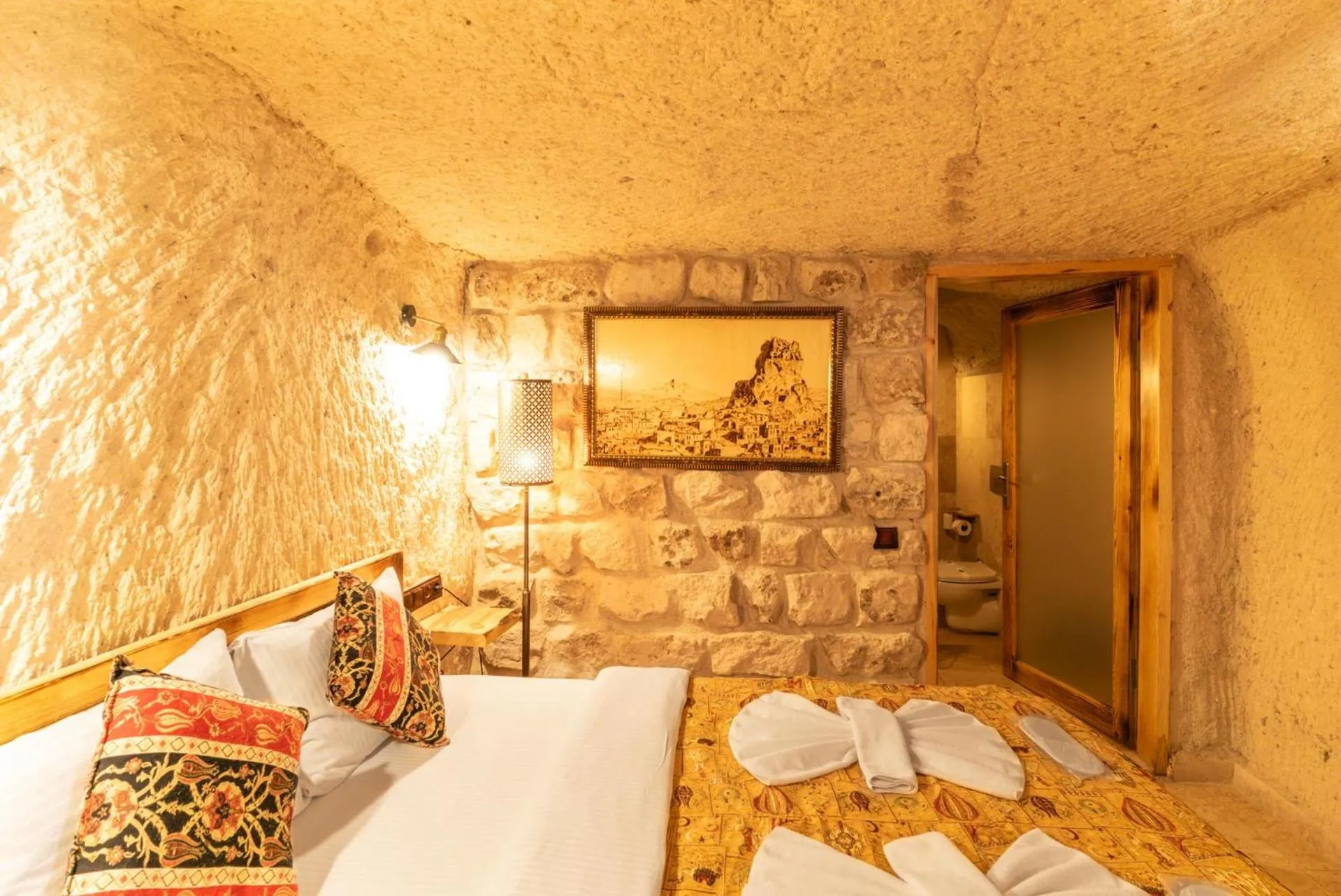 Quadruple Room in Cappadocia Ennar Cave Swimming Pool Hot & SPA