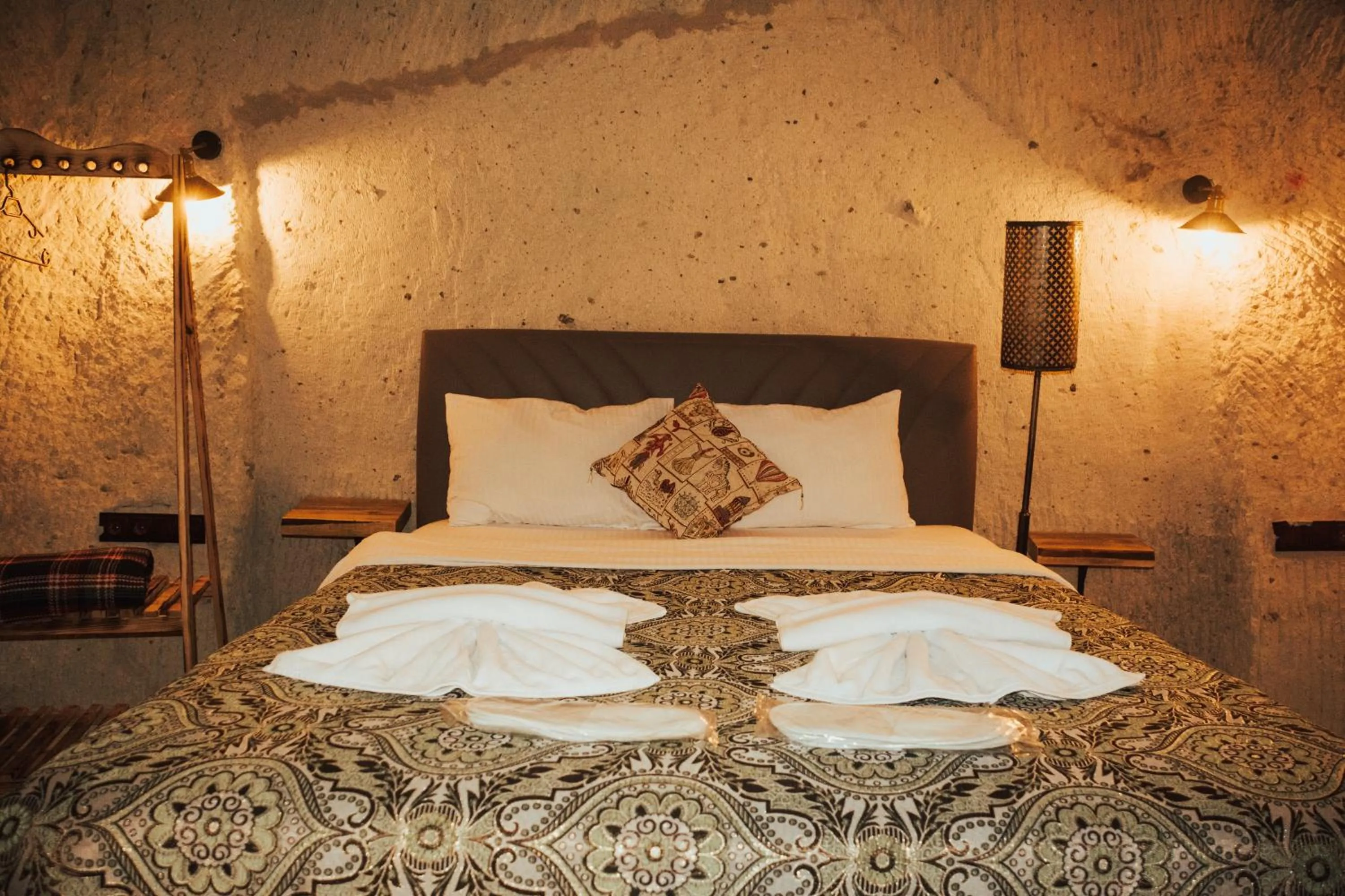 Budget Double Room in Cappadocia Ennar Cave Swimming Pool Hot & SPA