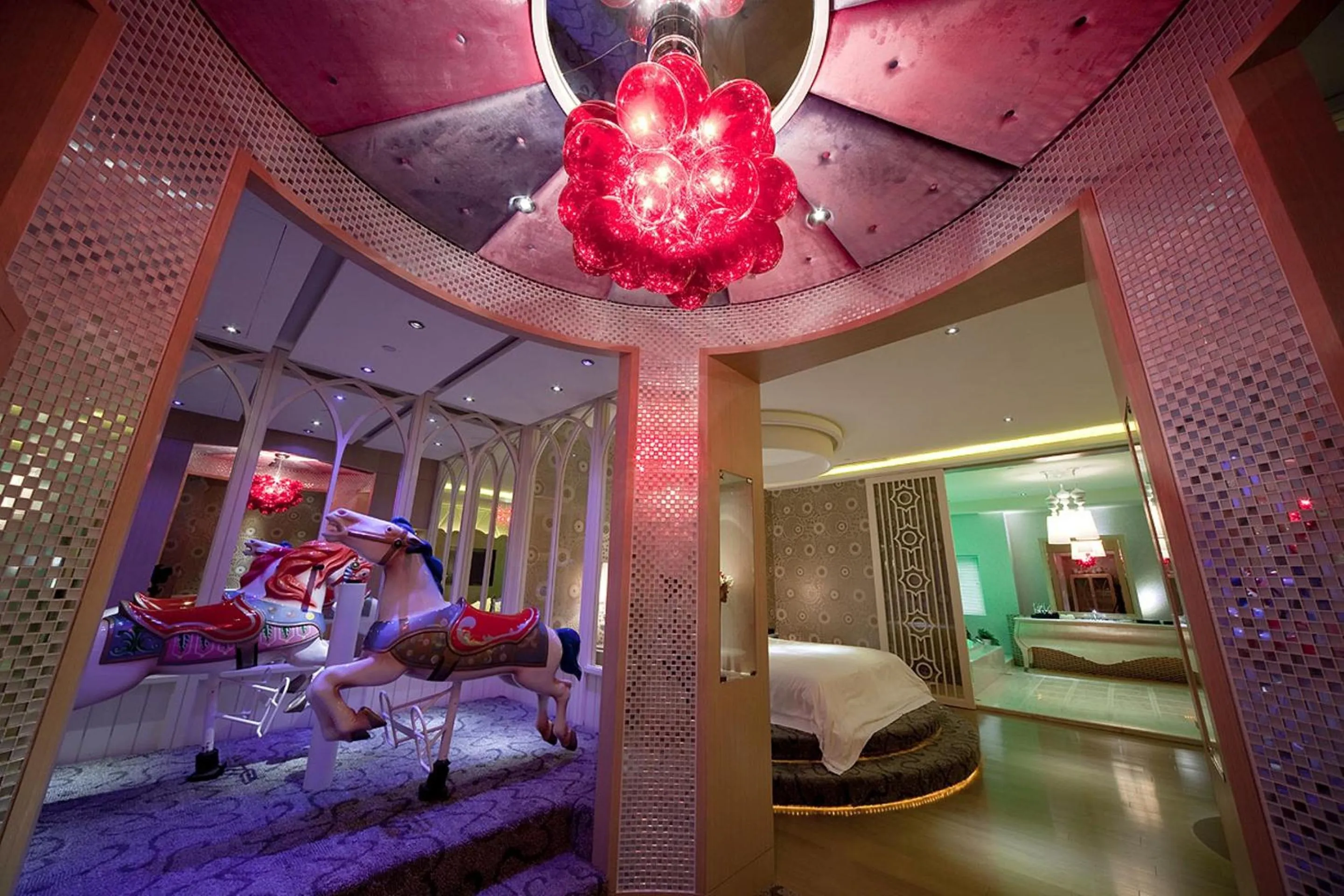 Trendy Queen Room (Check In After 20:00) in Wego Funtel - Dazhi Branch