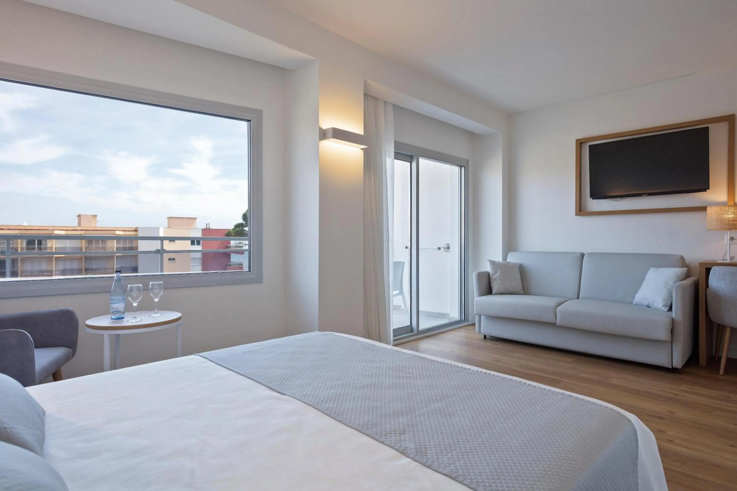 Family Room 2 adults + 2 children  in Hotel Best Terramarina