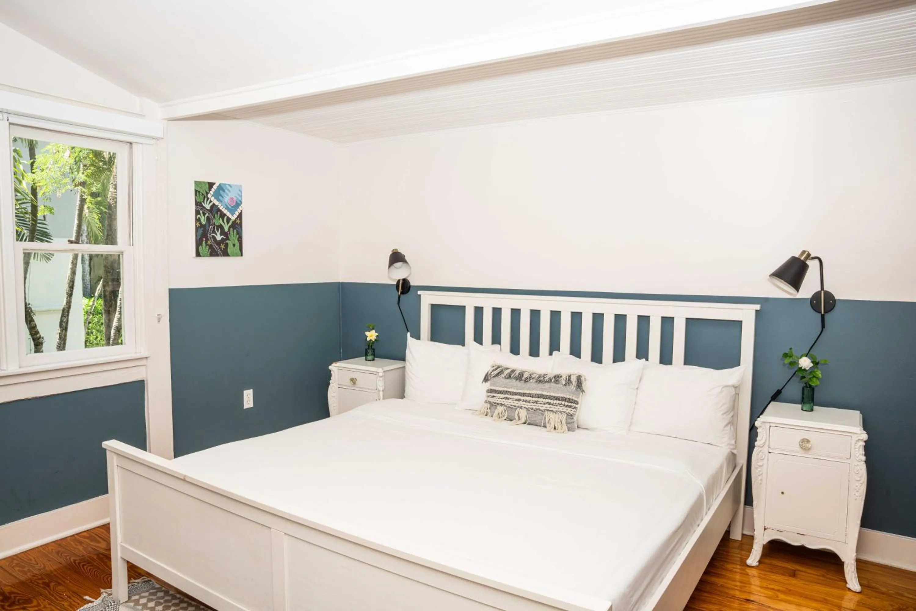 Deluxe Room in Miami River Inn by Renzzi