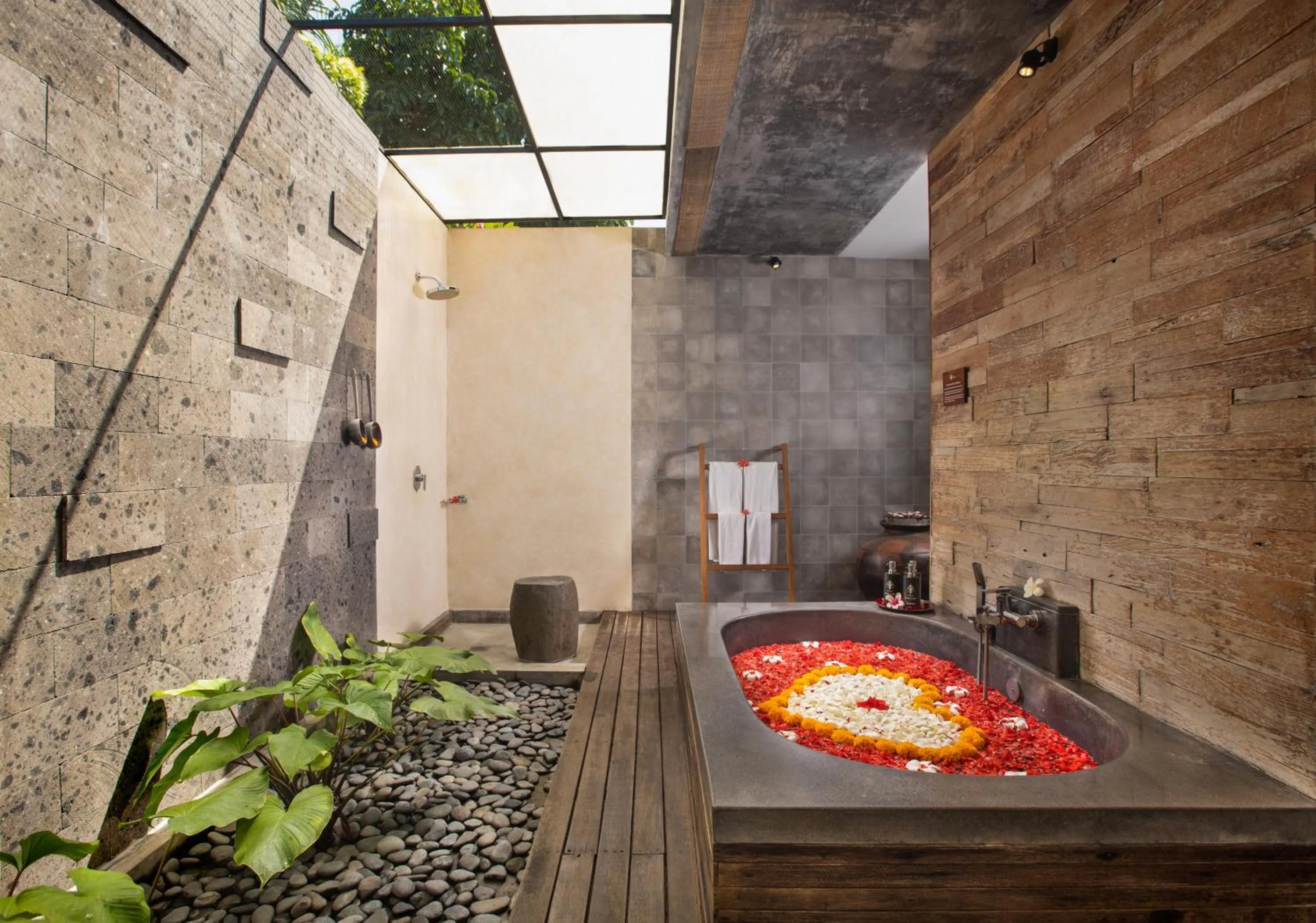 One-Bedroom Villa with Private Pool and Free Benefit in Villa Kayu Lama