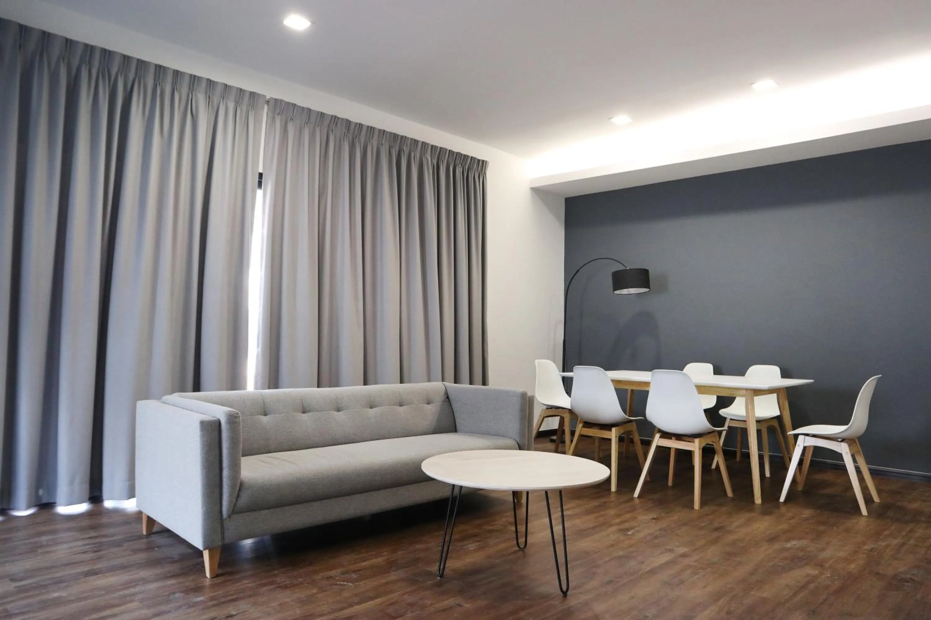 Two-Bedroom Townhouse in Roxy Sematan Villa & Townhouse