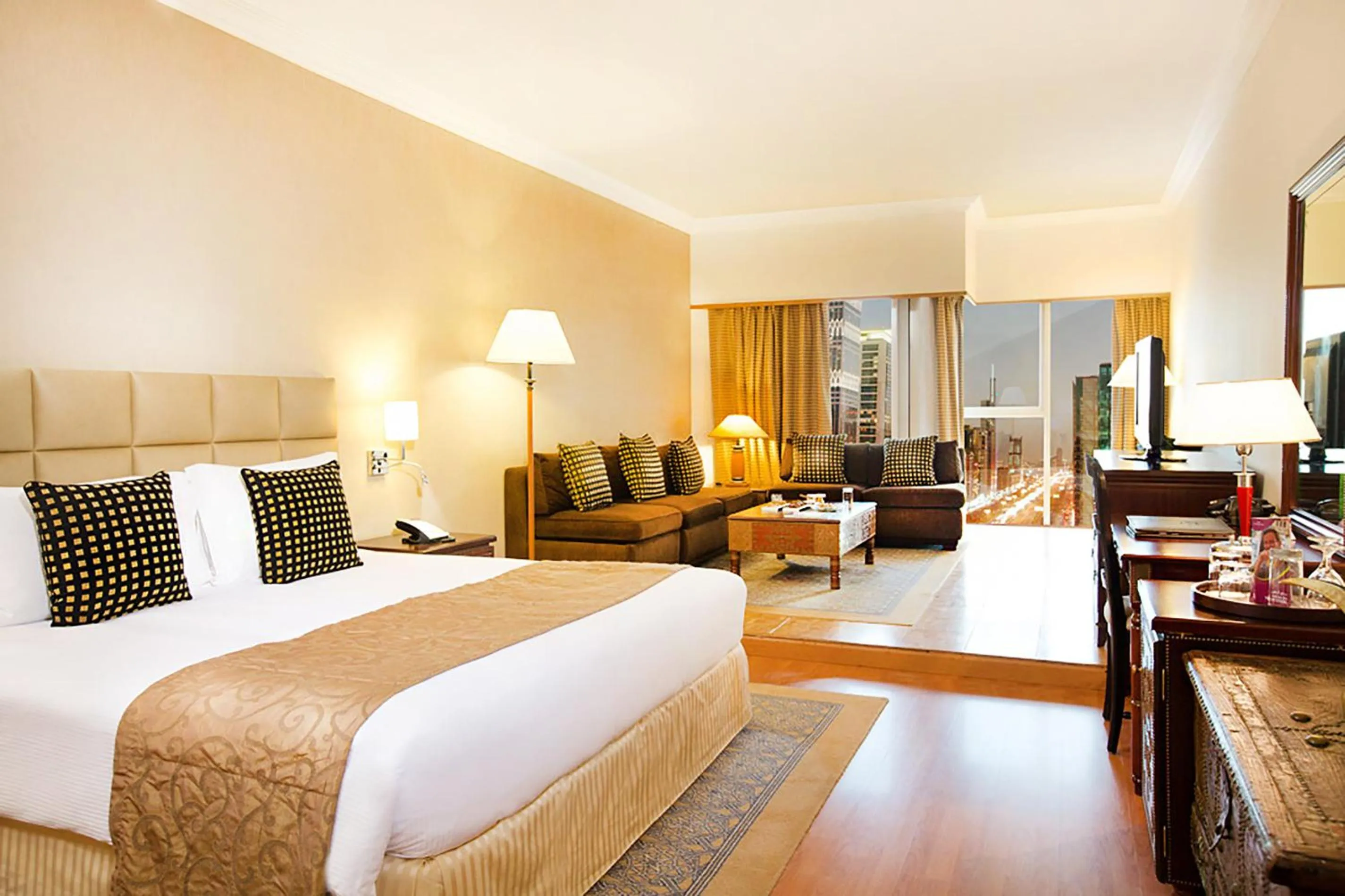 Family Suite with Sheikh Zayed Road View in Millennium Plaza Downtown Suites