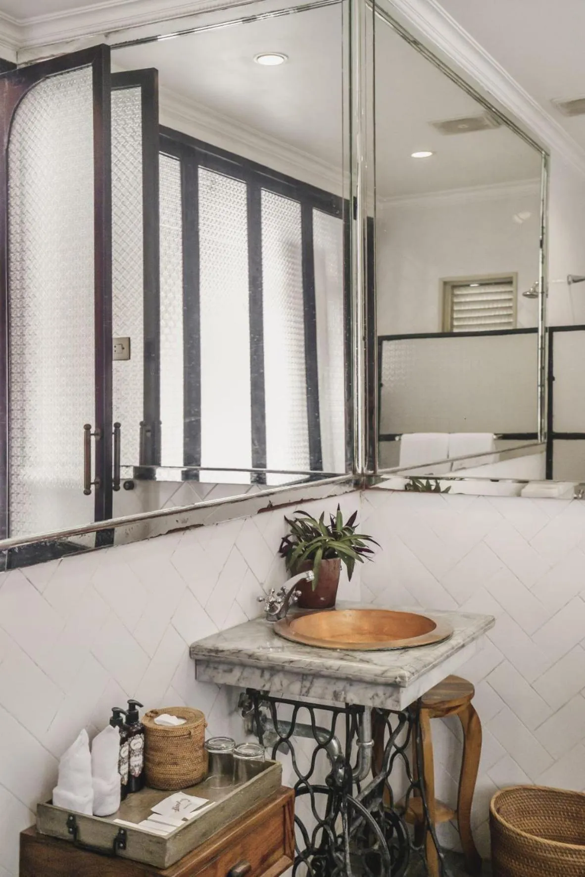 Halona Deluxe Double Room in Brown Feather Hotel