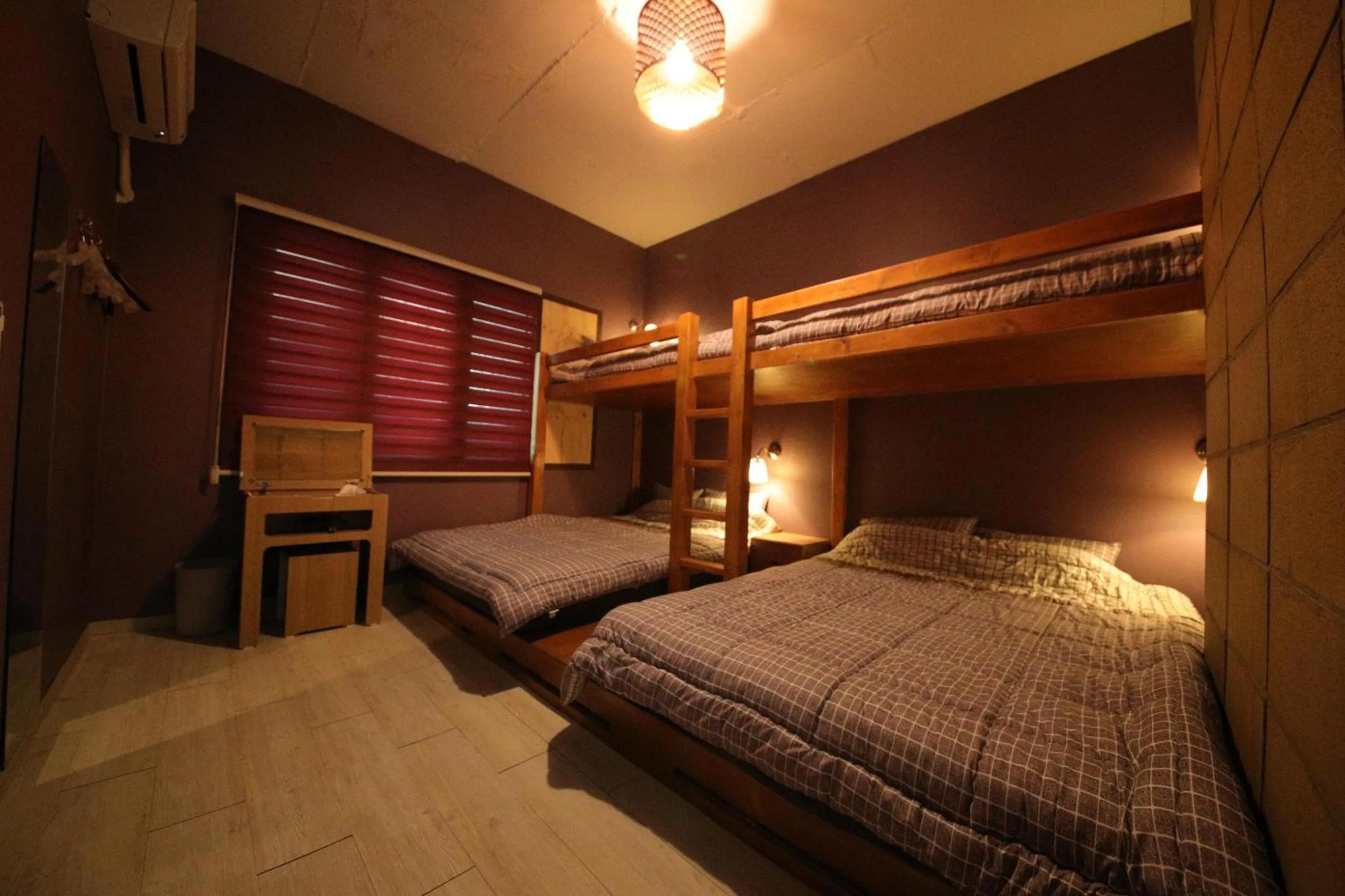 Family Room with Private Bathroom in Stitches House