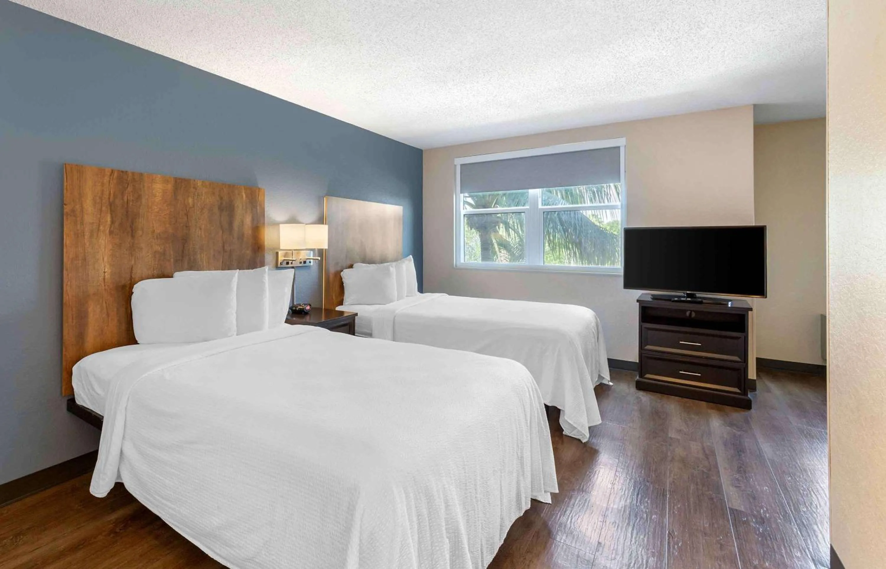 Deluxe Studio with 2 Double Beds - Non-Smoking in Extended Stay America Premier Suites - Miami - Airport - Doral - 25th Street