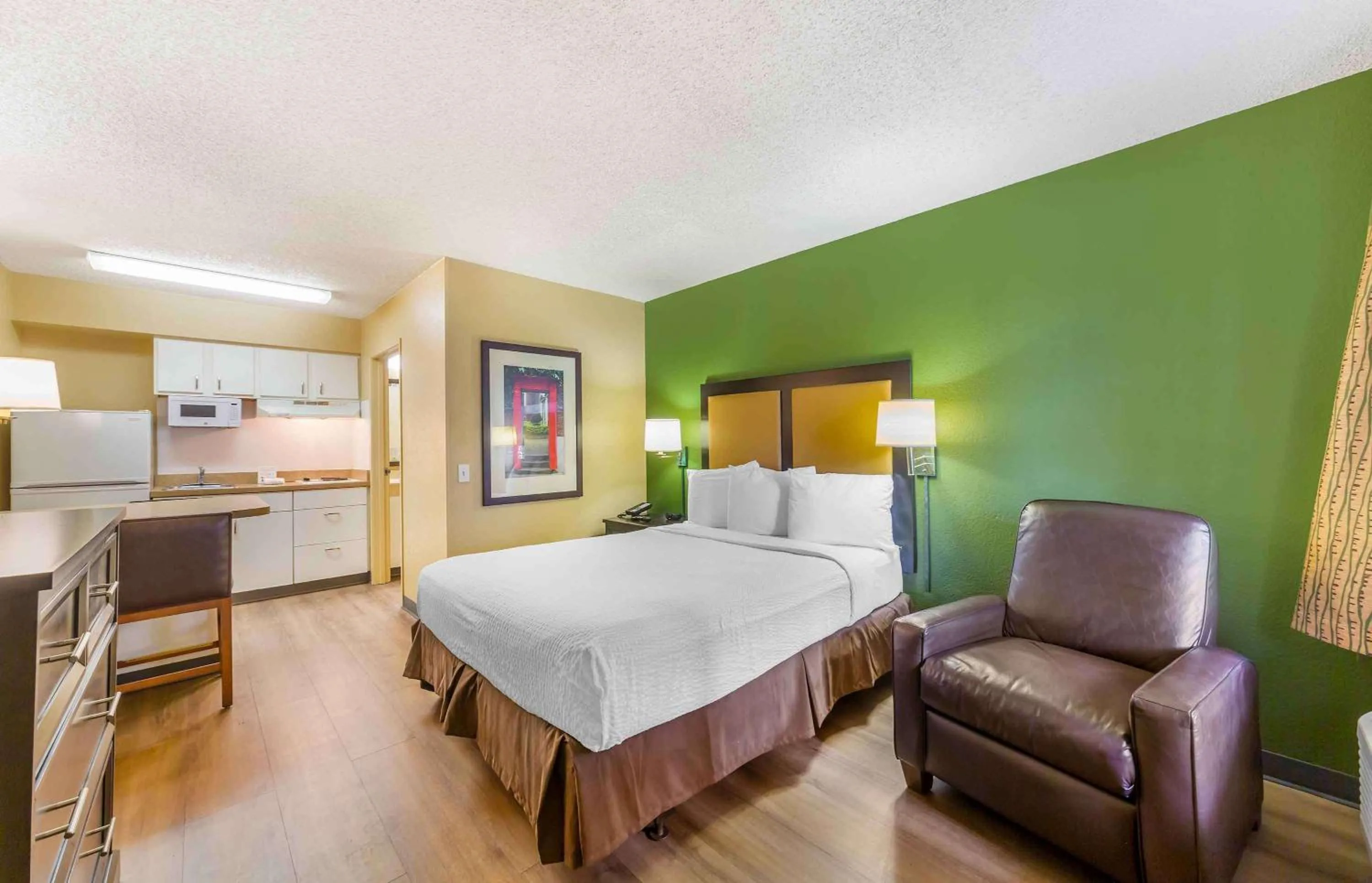 Queen Studio - Non-Smoking in Extended Stay America Suites - Fort Lauderdale - Tamarac