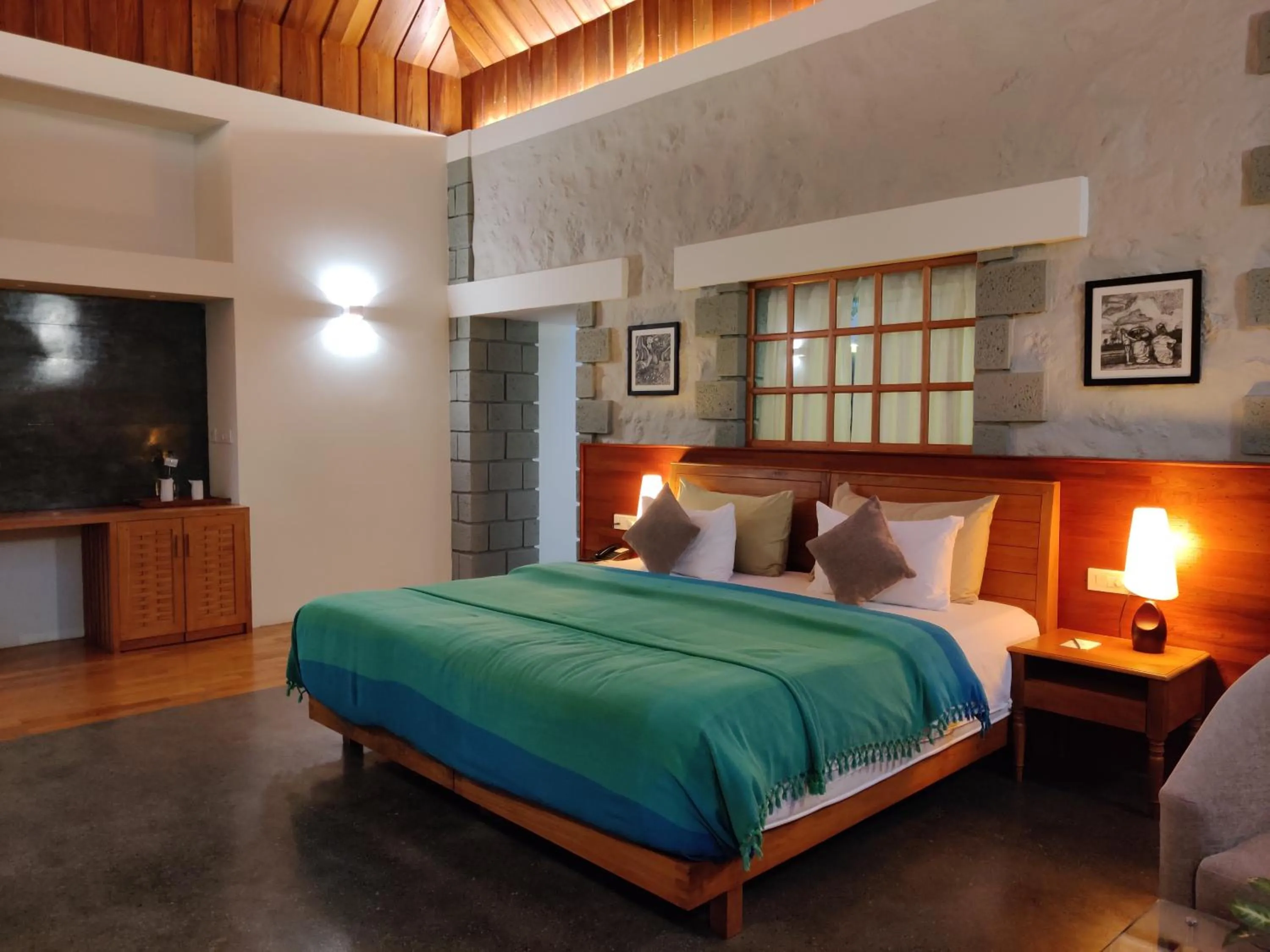 Deluxe Double Room - single occupancy in SpiceTree Rajakumari