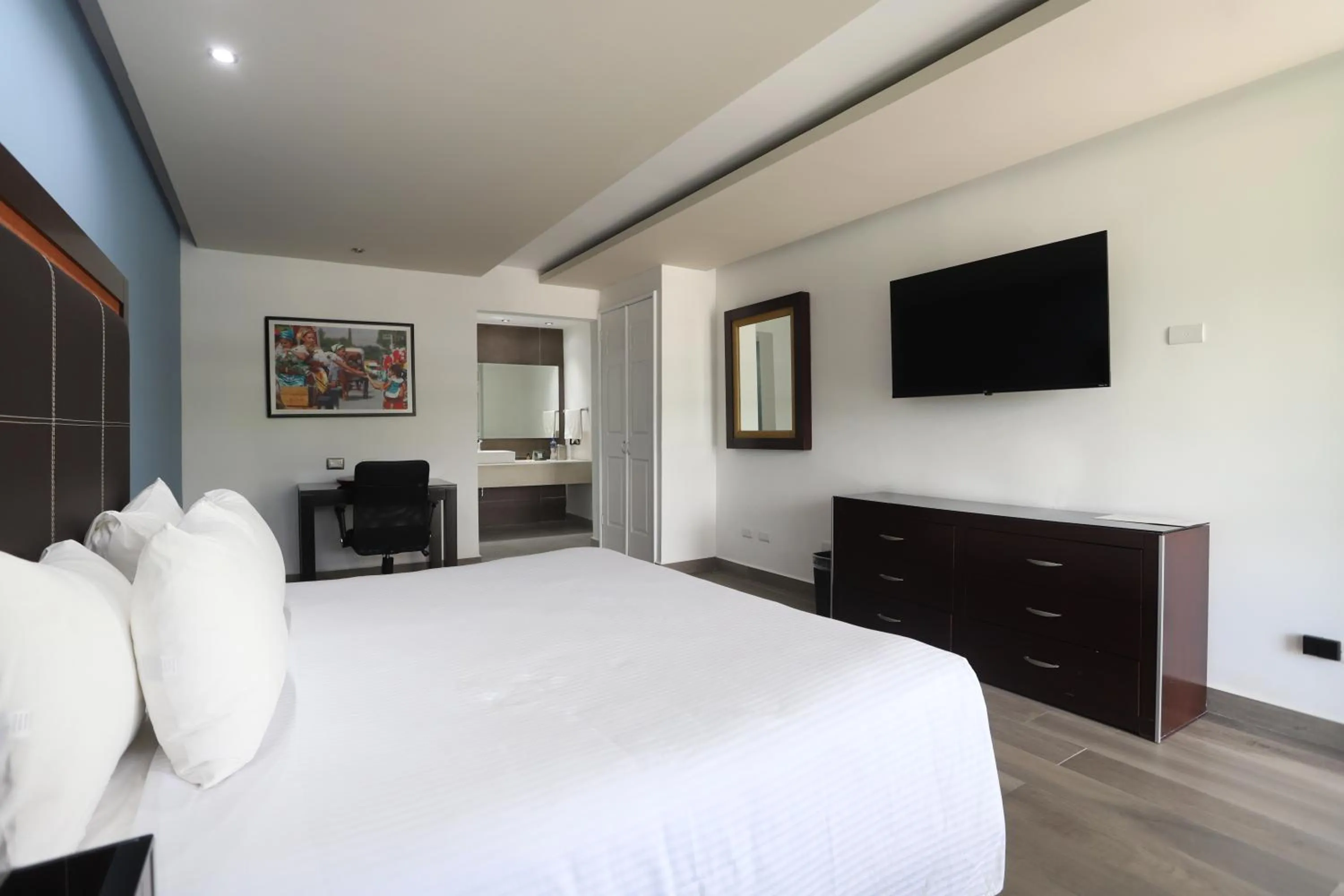 Standard King Room in Quinta Dorada Hotel & Suites