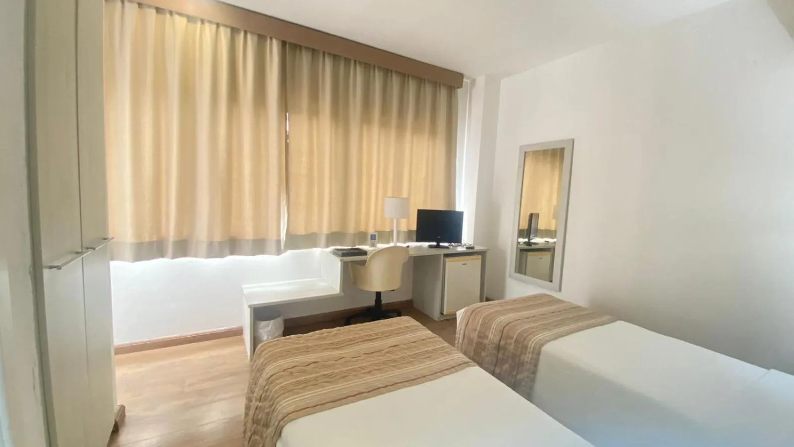 Budget Twin Room in Camaçari Plaza Hotel