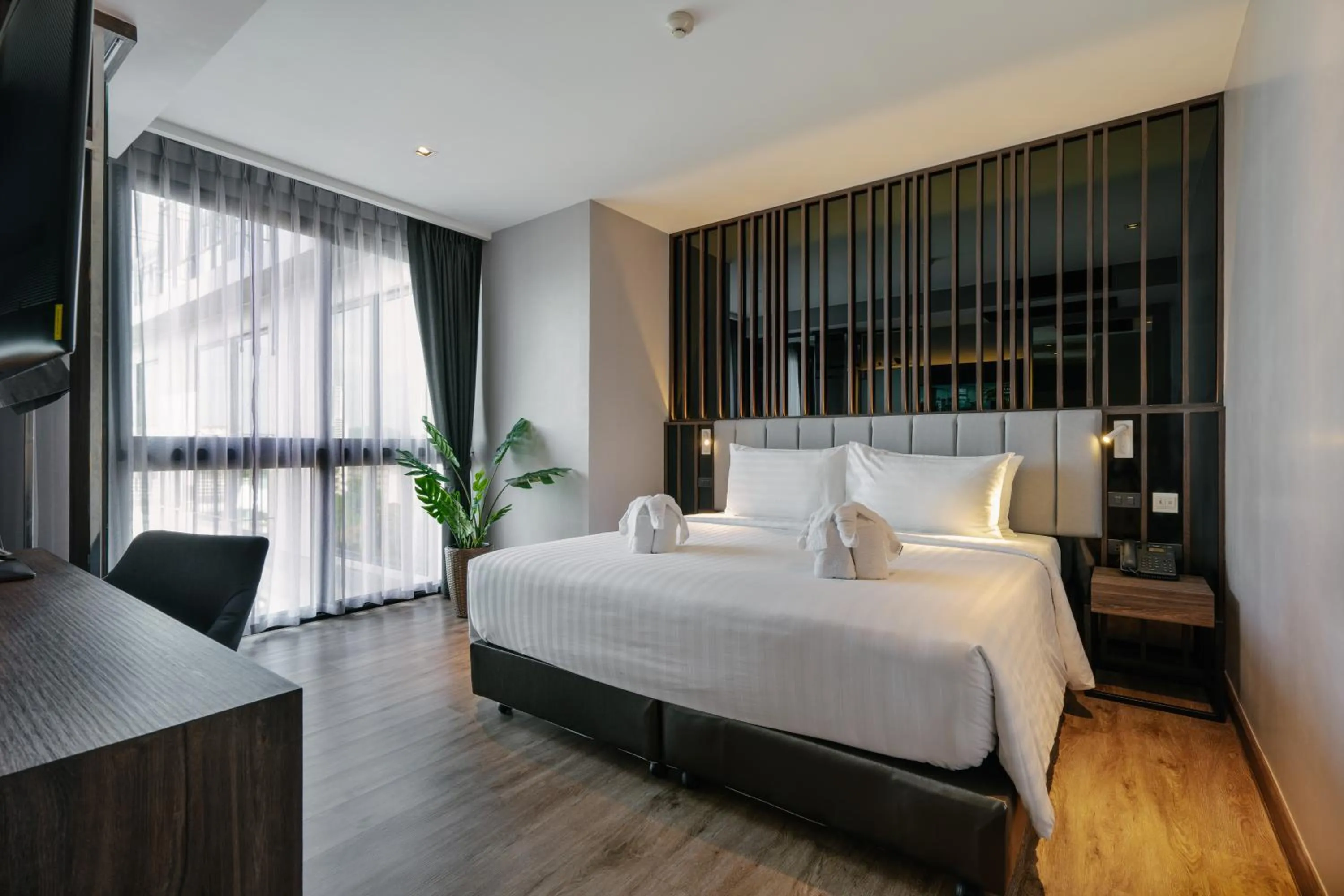 Rak Suite Room with Kitchenette No Balcony - No View in Rak Elegant Hotel Patong