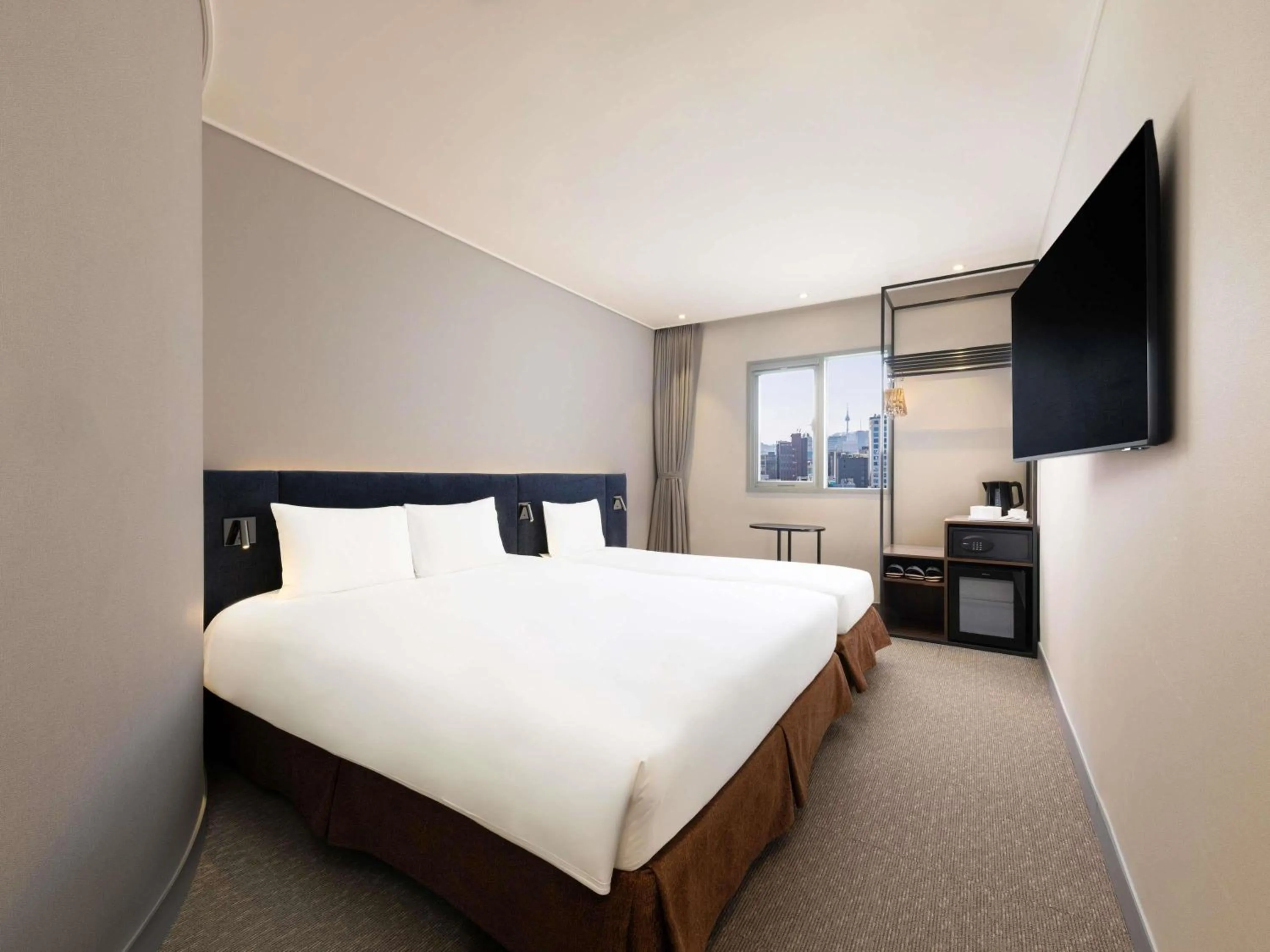 Premium Room, Ideal for Family & Friends, Recently Renovated - 1 Double Bed & 1 Single Bed in ibis Ambassador Seoul Insadong-Newly renovated in 2025