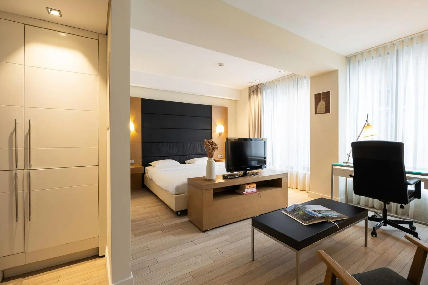 Standard Double Room in B-aparthotel Grand Place