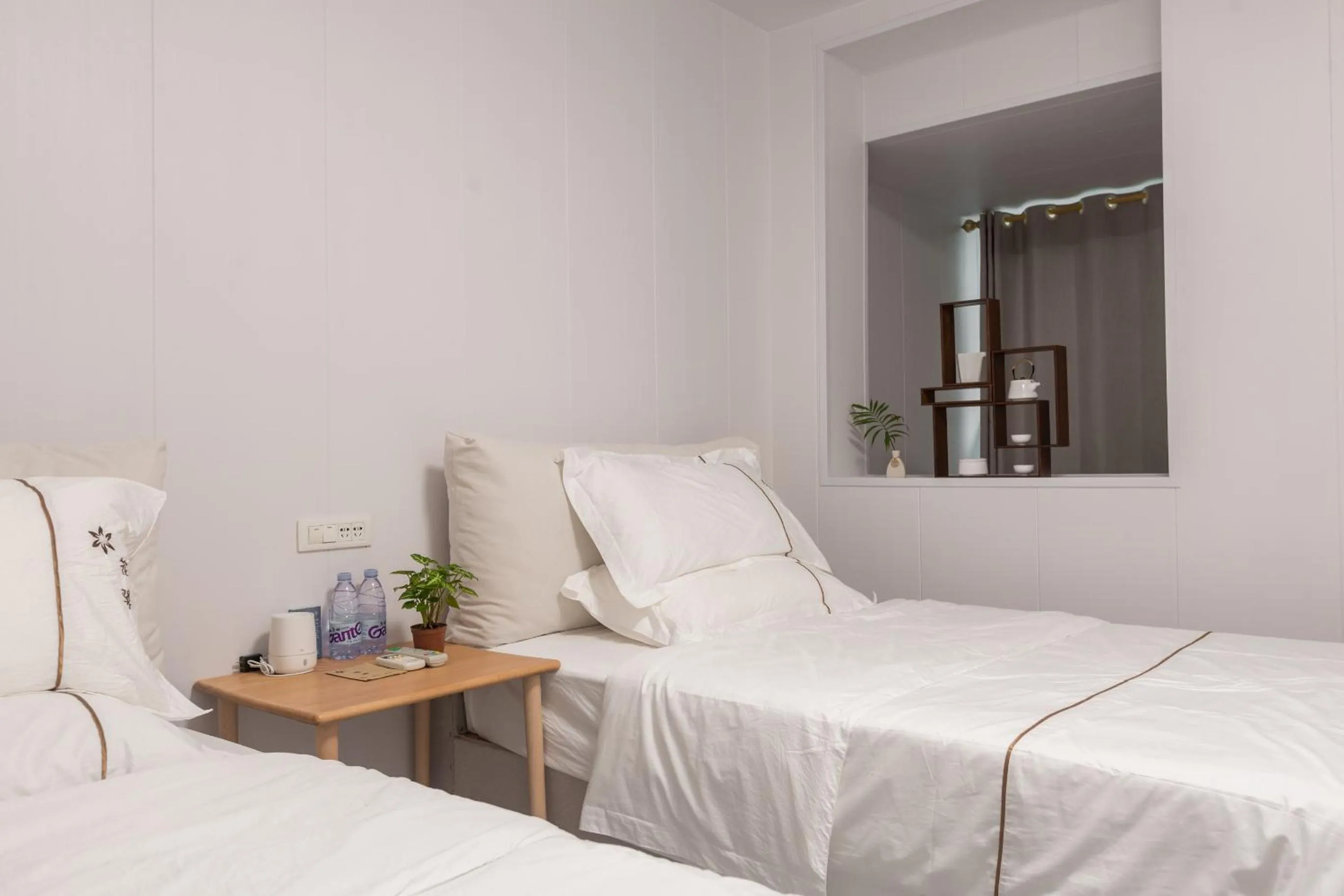 Standard Twin Room in Guilin Flowers Inn