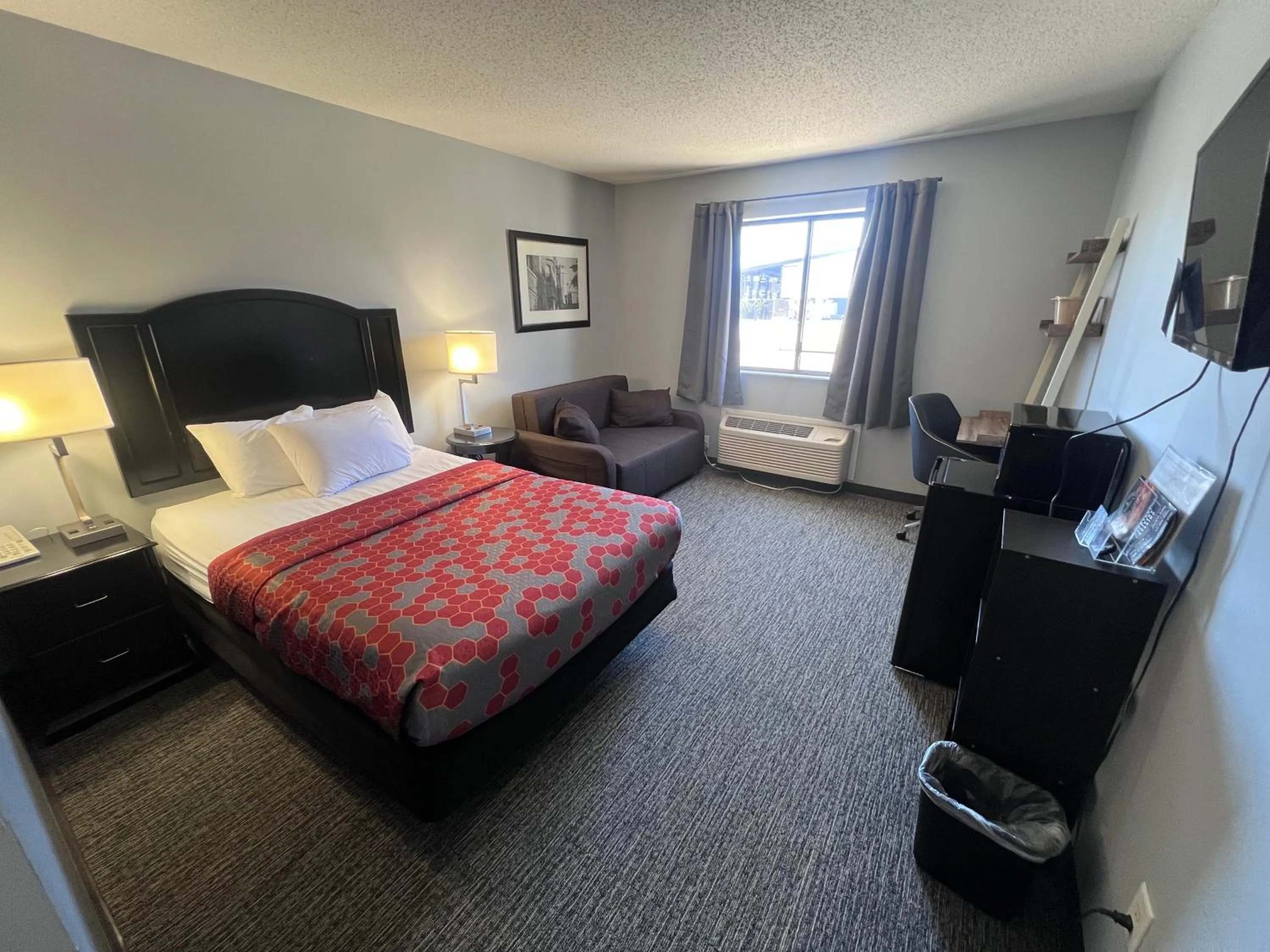 Double Room - Disability Access in American Inn and Suites Ionia