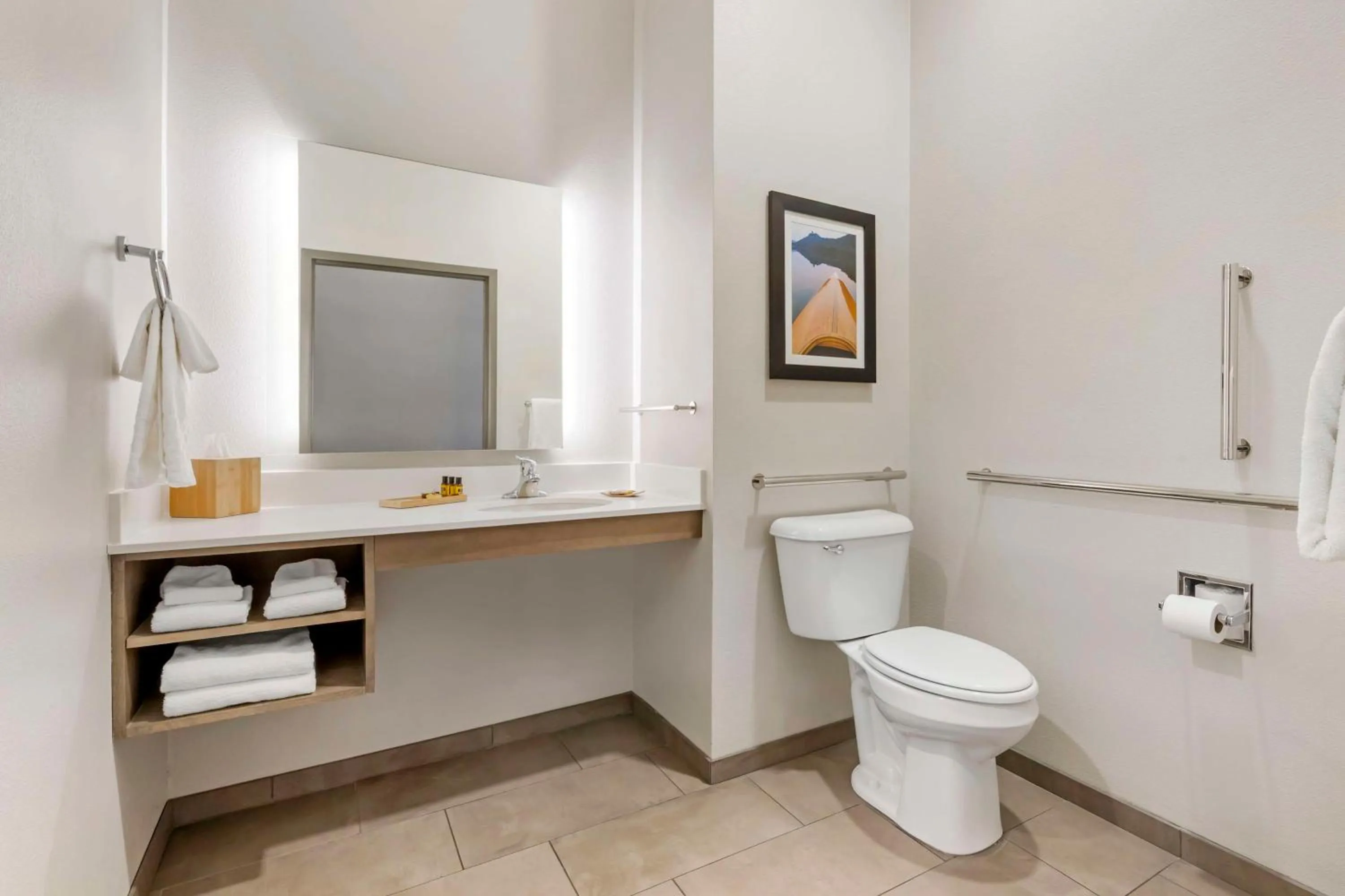 King Suite with Sofa Bed and Communication Assistance in Best Western Plus LaCrescent - LaCrosse