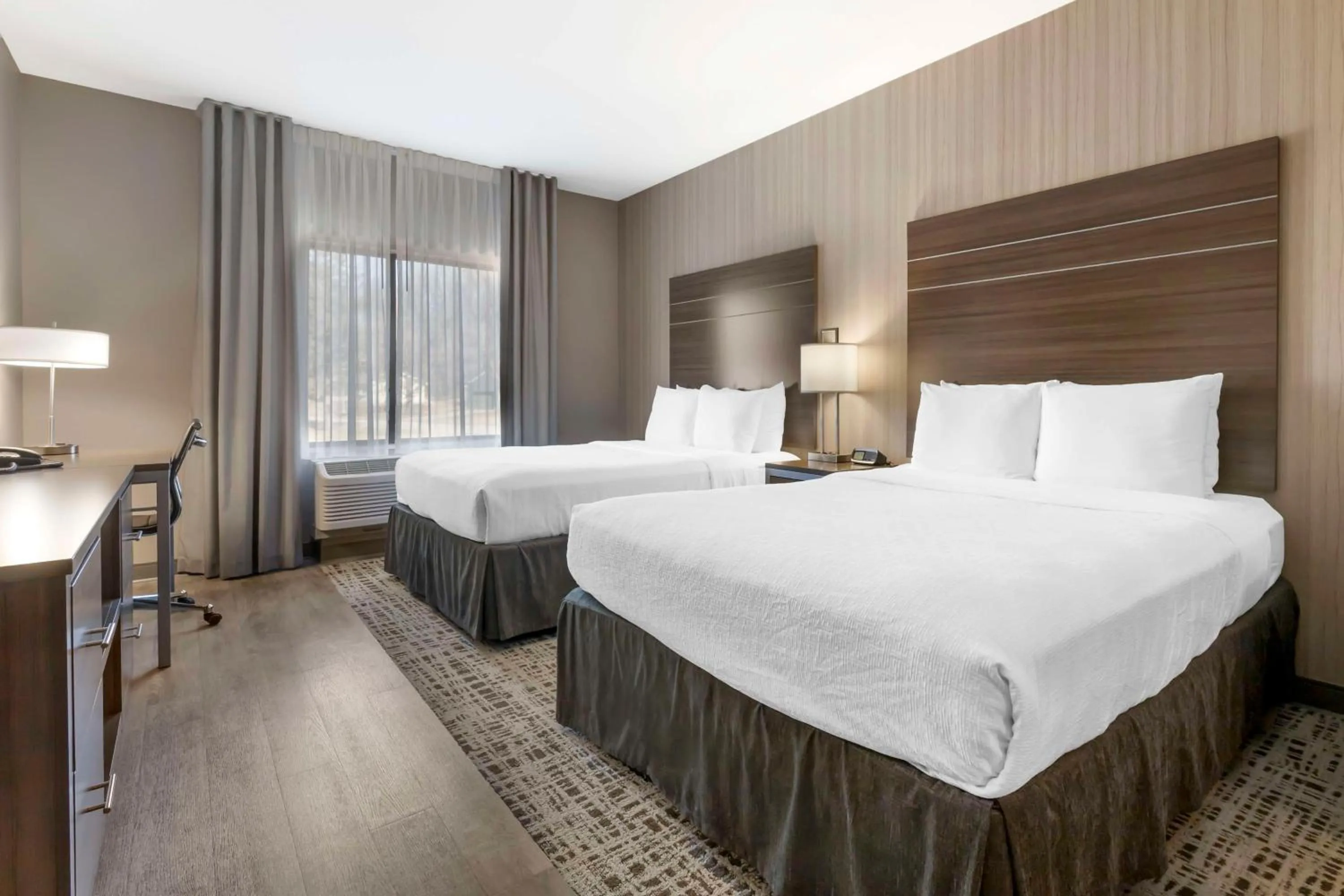 Suite with Two Queen Beds and Communication Assistance in Best Western Plus LaCrescent - LaCrosse