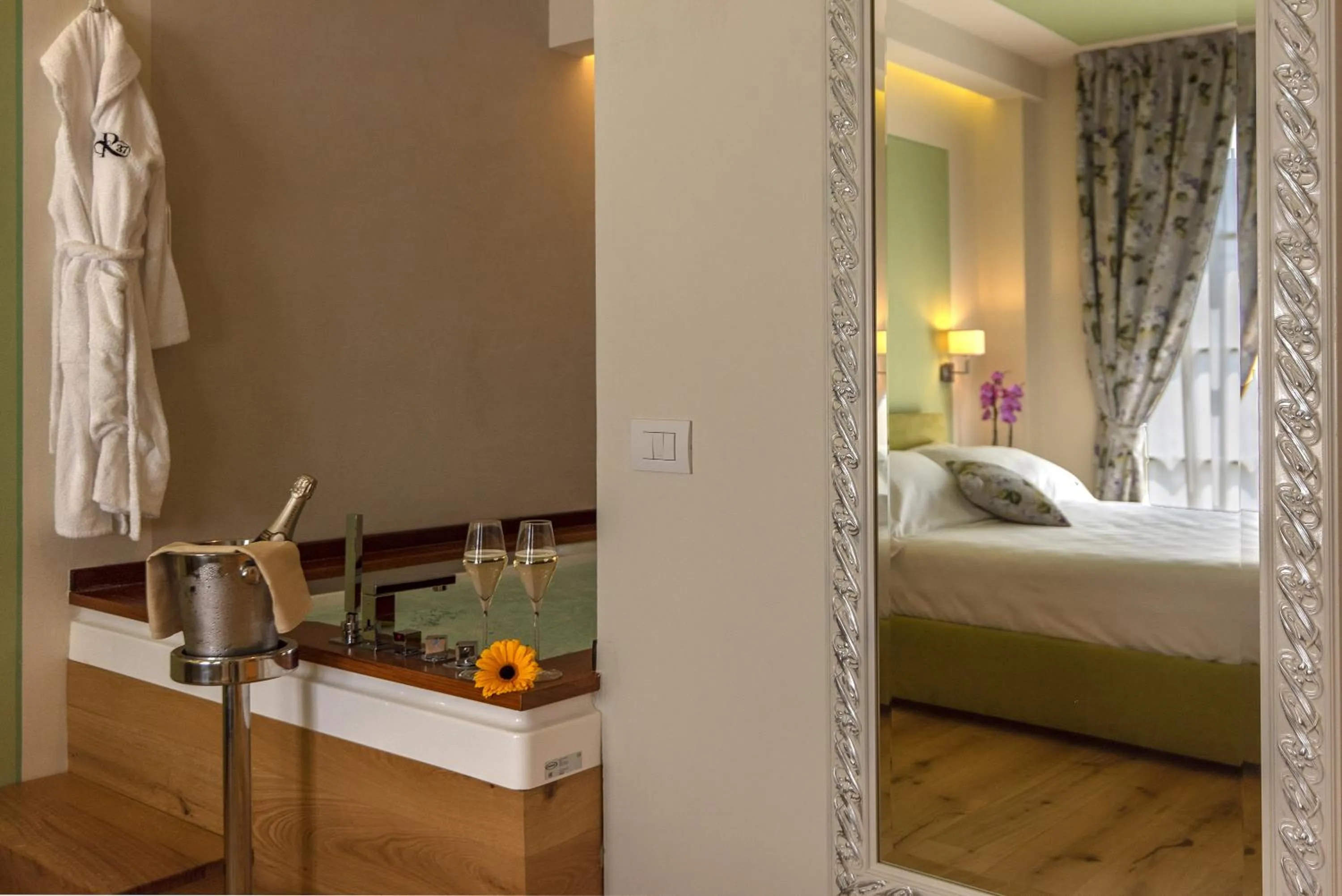 Suite with Hot Tub in Resort 37