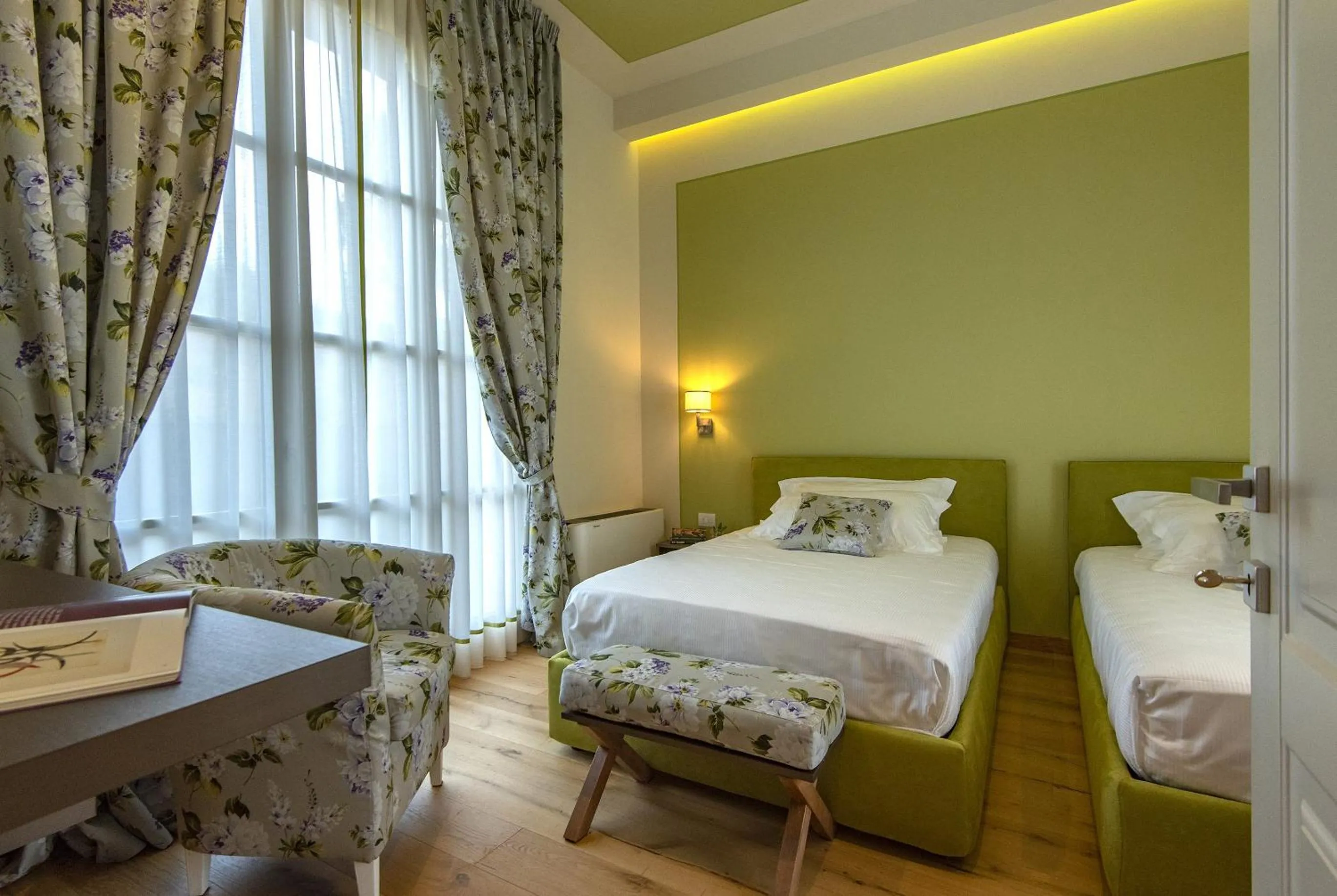 Queen Suite in Resort 37