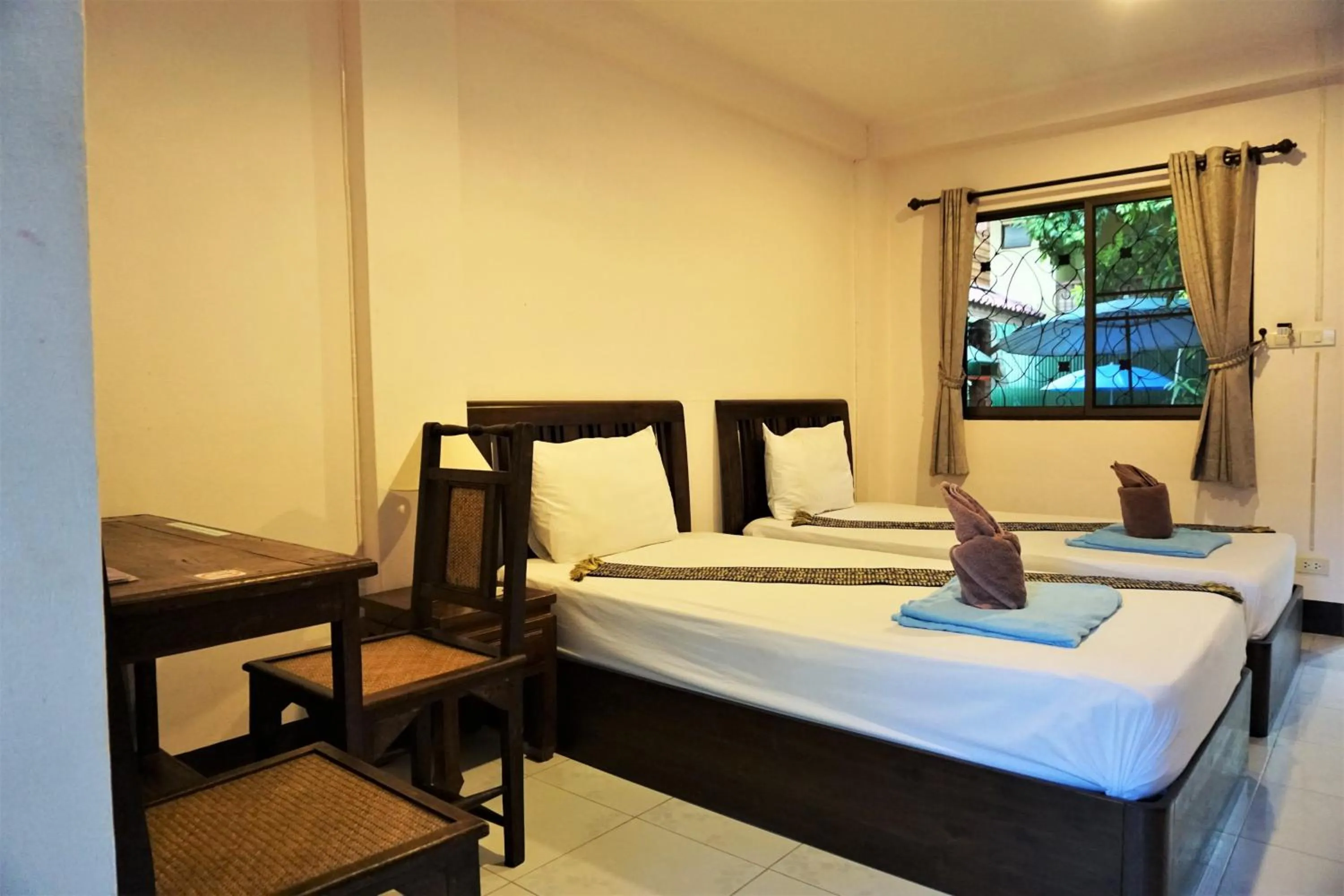 Superior Twin Room with Fan in My Mum Home, SHA Plus Certified