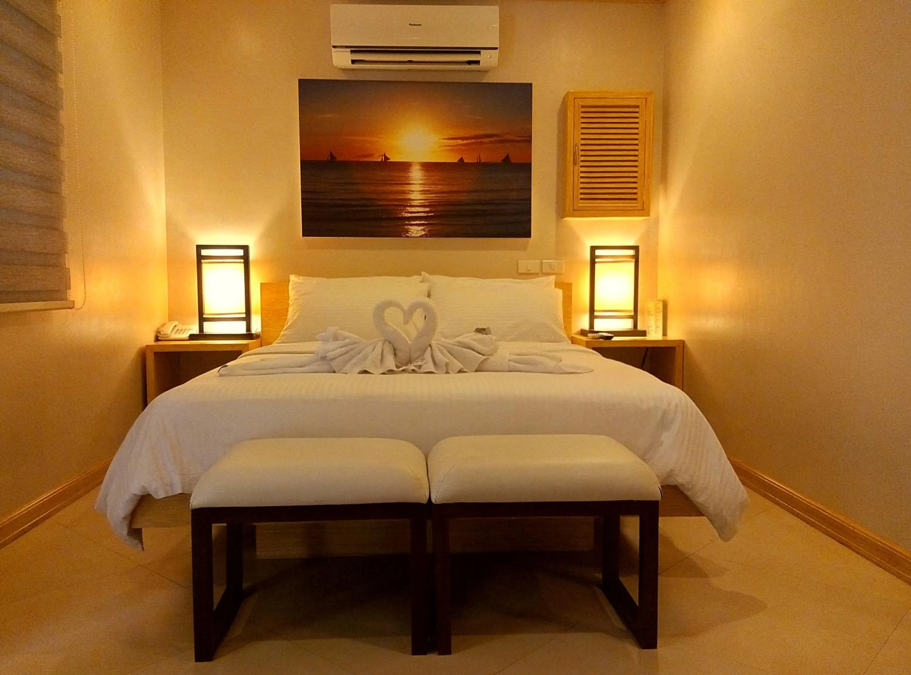 Deluxe Room in Shore Time Hotel Boracay