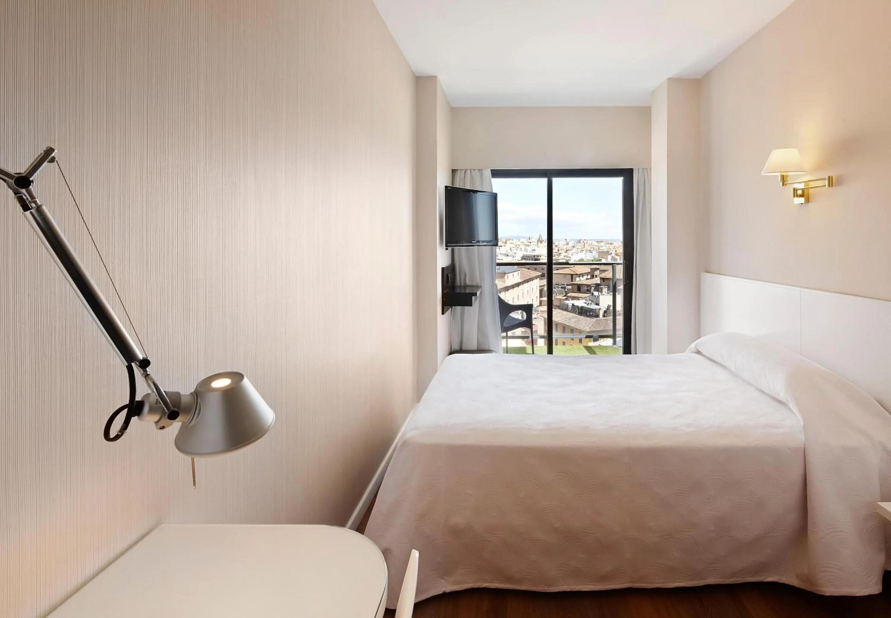 Single Room with Balcony and Cathedral view in Hotel Palladium